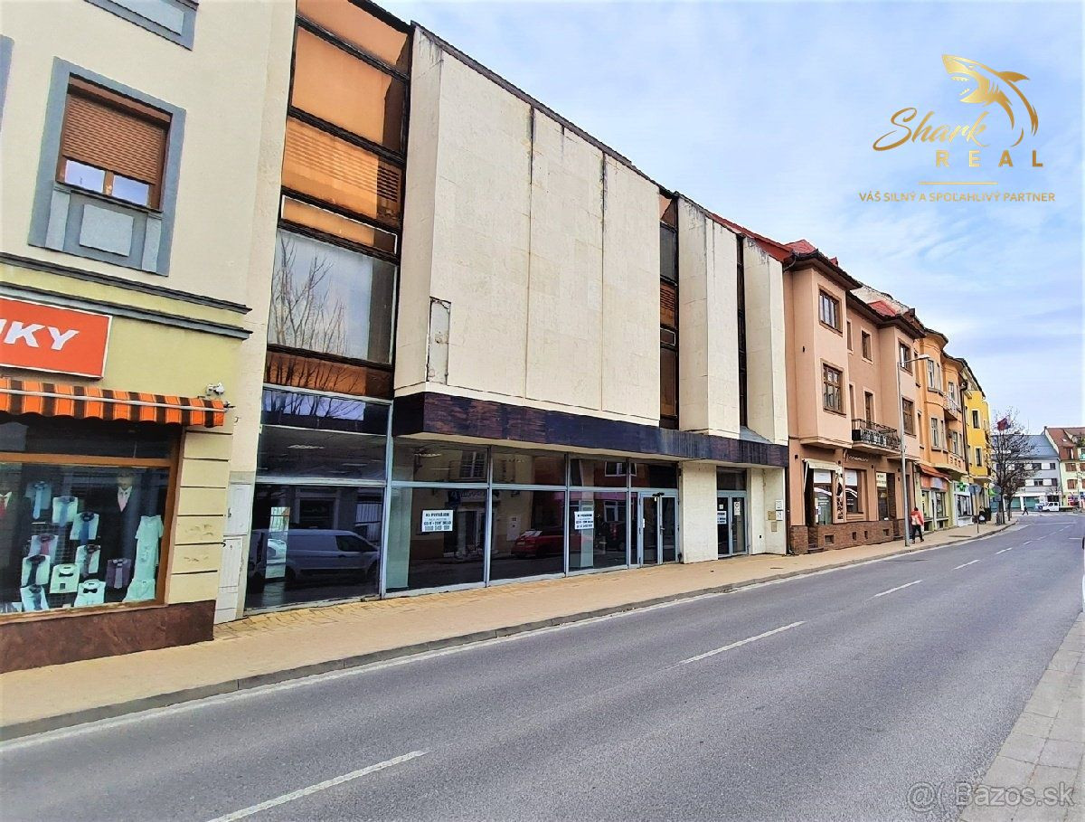 Budova v centre, alebo bytový dom? Je to na Vás