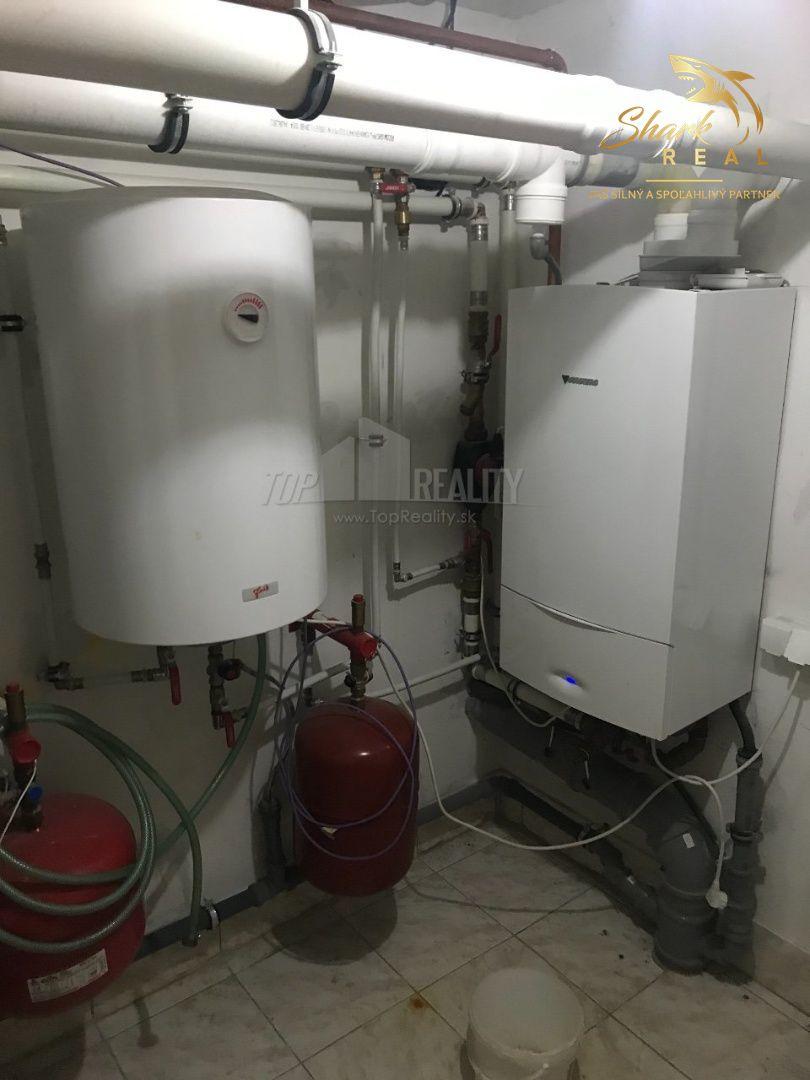 Budova v centre, alebo bytový dom? Je to na Vás