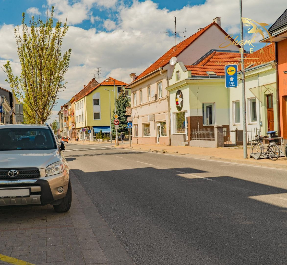 Budova v centre, alebo bytový dom? Je to na Vás
