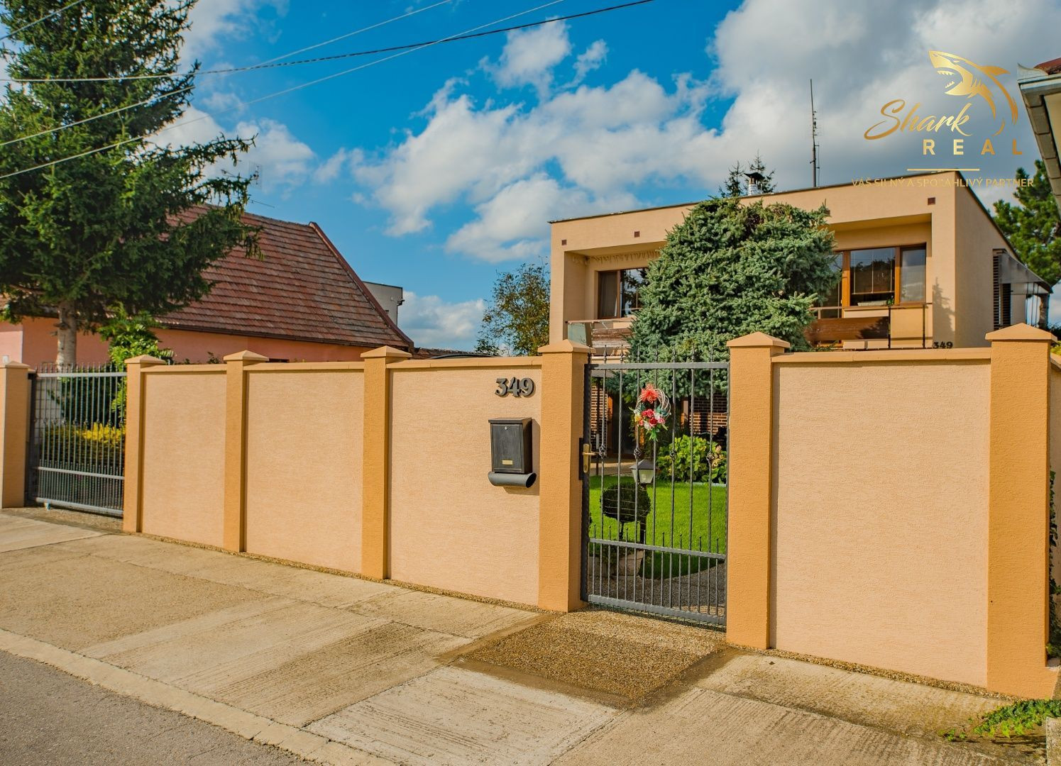 Peknučký zrekonštruovaný dom s veľkou úžitkovou záhradou