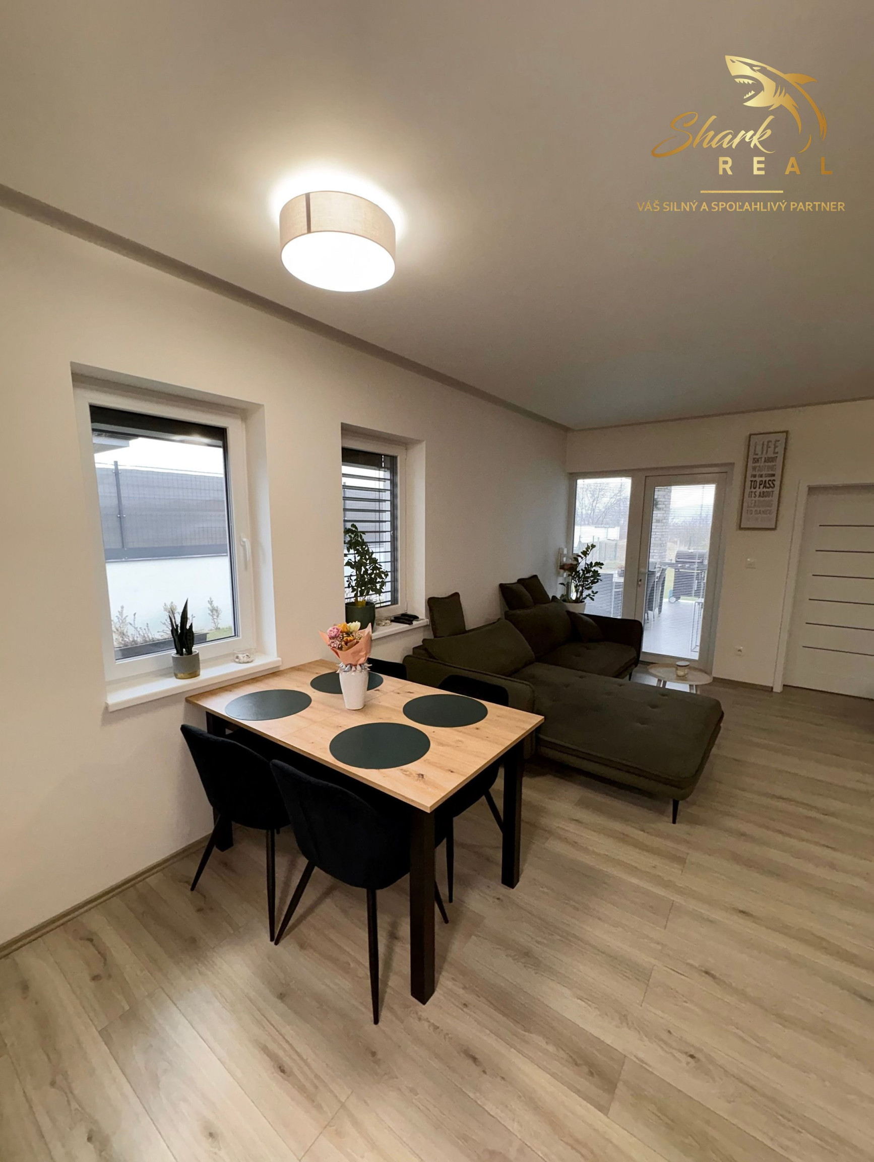 EXKLUZÍVNE NA PREDAJ Moderný 4-izbový rodinný dom – dvojdom | Smreková ulica, Lužianky