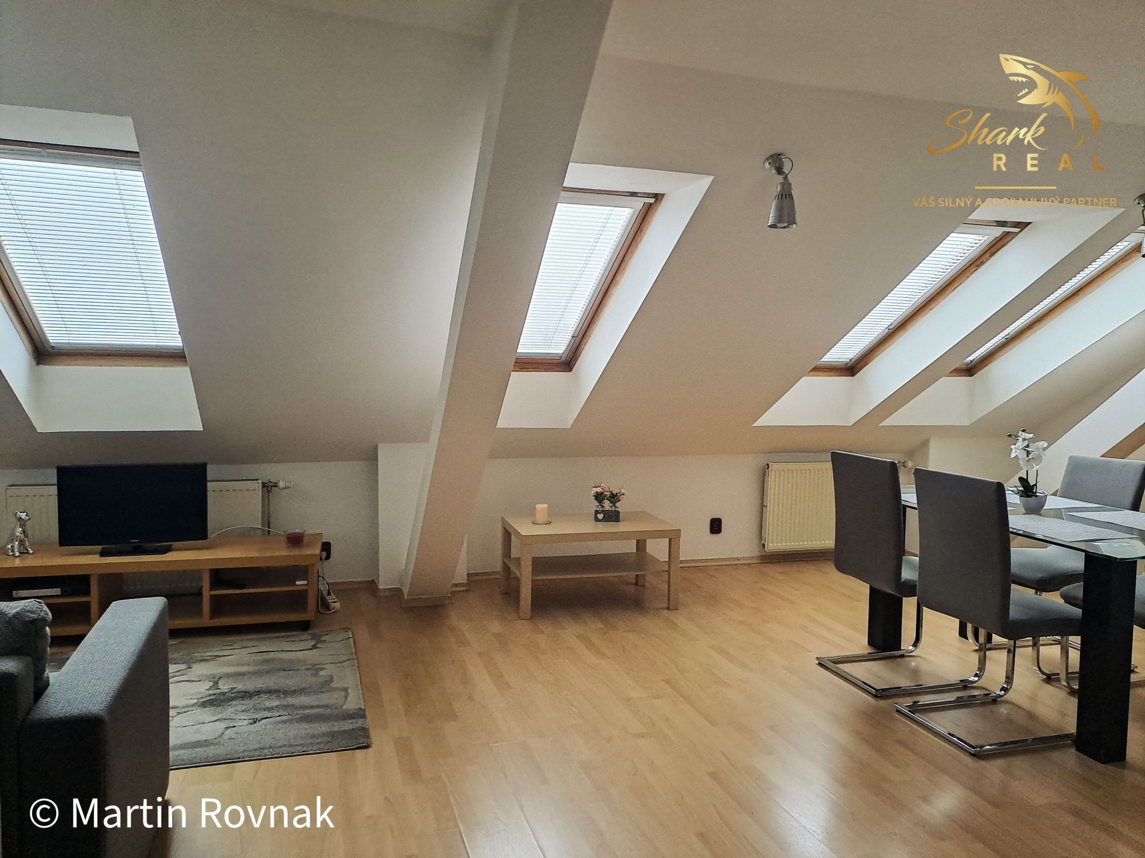 Exkluzívny mezonet na skok od Downtownu - tiché bývanie, ako aj predpripravená investícia