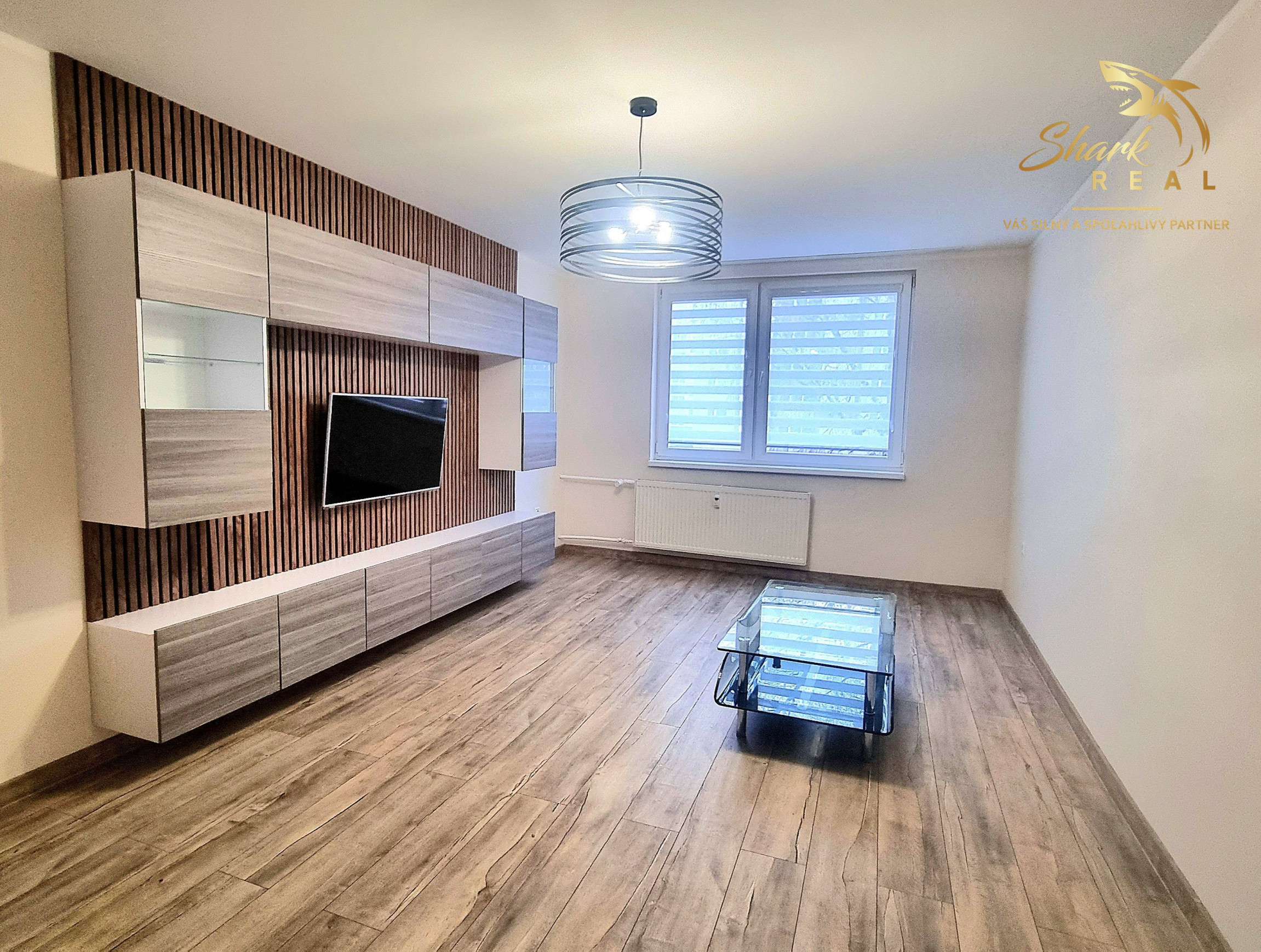 REZERVOVANÉ!!!  PRENÁJOM 3-IZBOVÝ BYT PO KOMPLETNEJ REKONŠTRUKCII V  CENTRE MESTA TREBIŠOV- PRVÝ NÁJOMNÍK