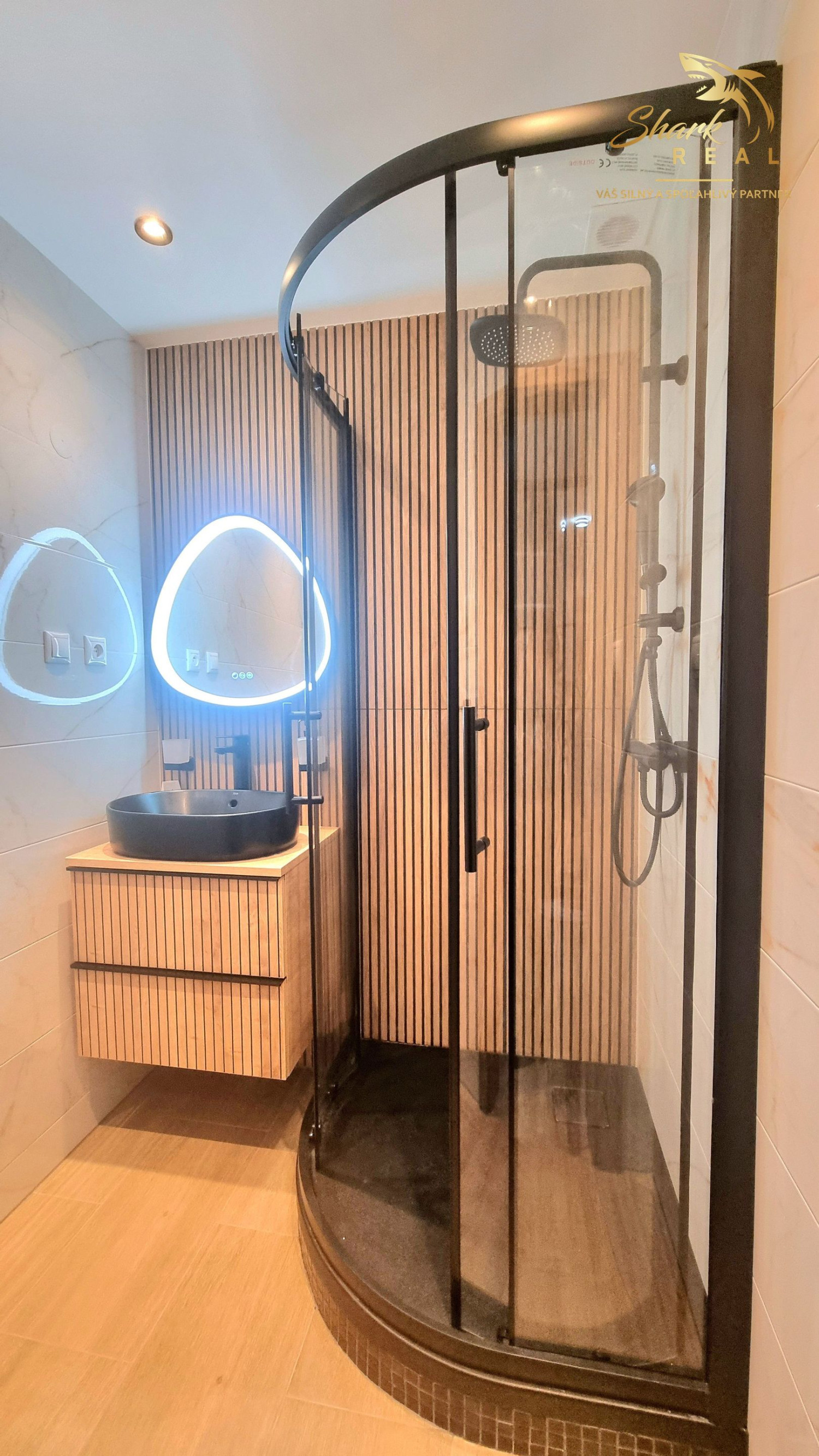 REZERVOVANÉ!!!  PRENÁJOM 3-IZBOVÝ BYT PO KOMPLETNEJ REKONŠTRUKCII V  CENTRE MESTA TREBIŠOV- PRVÝ NÁJOMNÍK