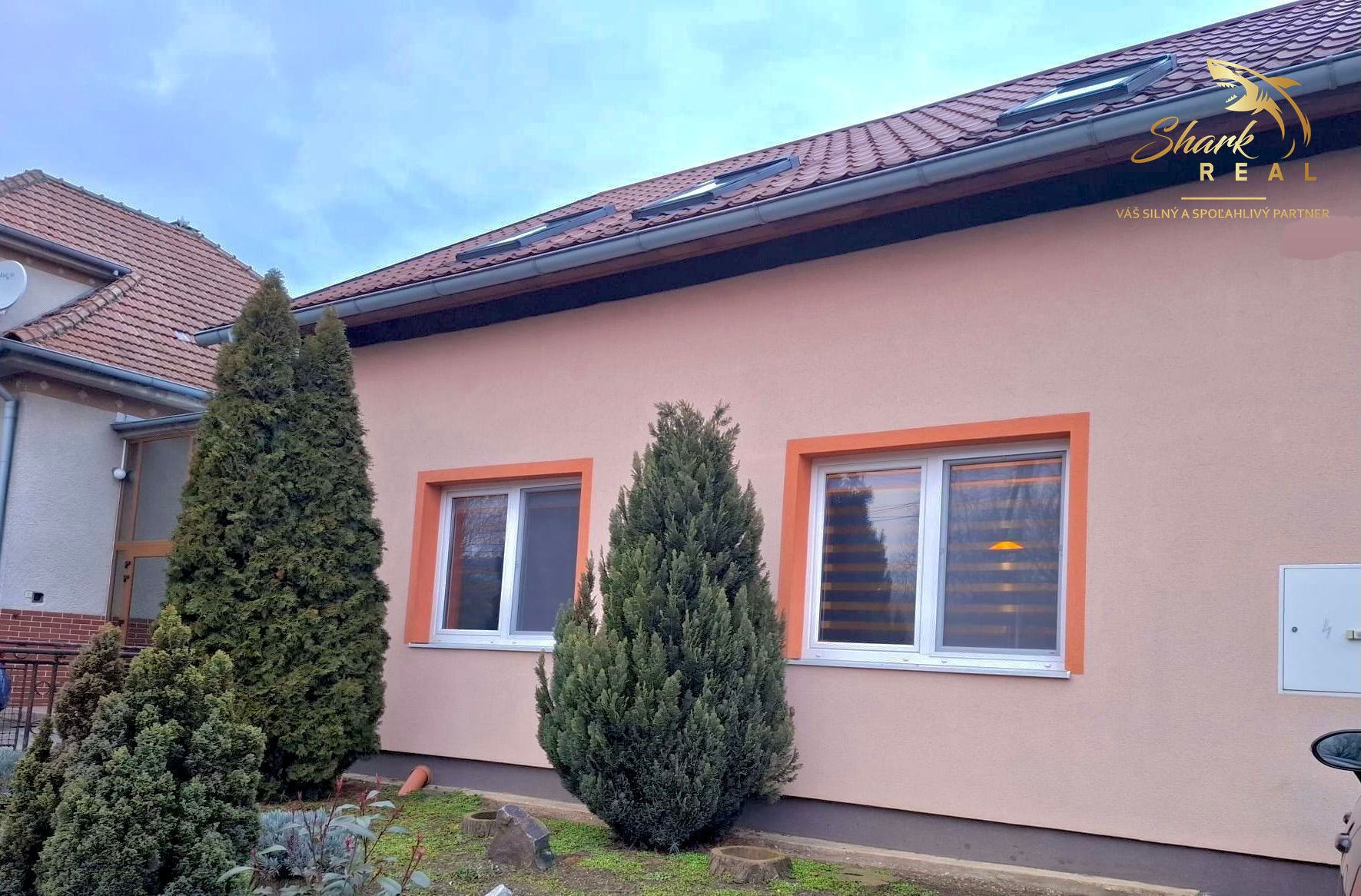 ZNÍŽENÁ CENA - Útulný rodinný dom s veľkou upravenou záhradou