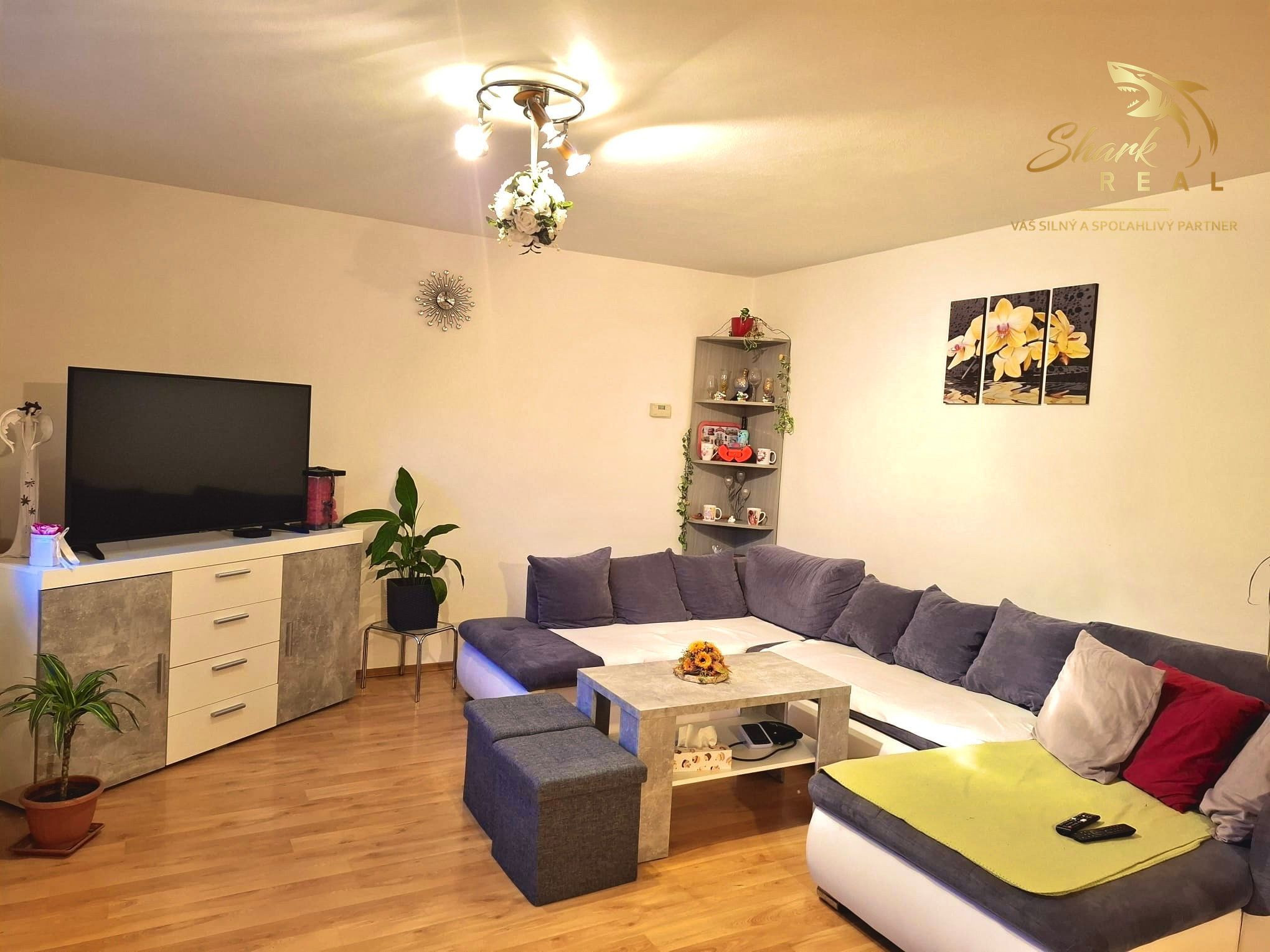 ZNÍŽENÁ CENA - Útulný rodinný dom s veľkou upravenou záhradou