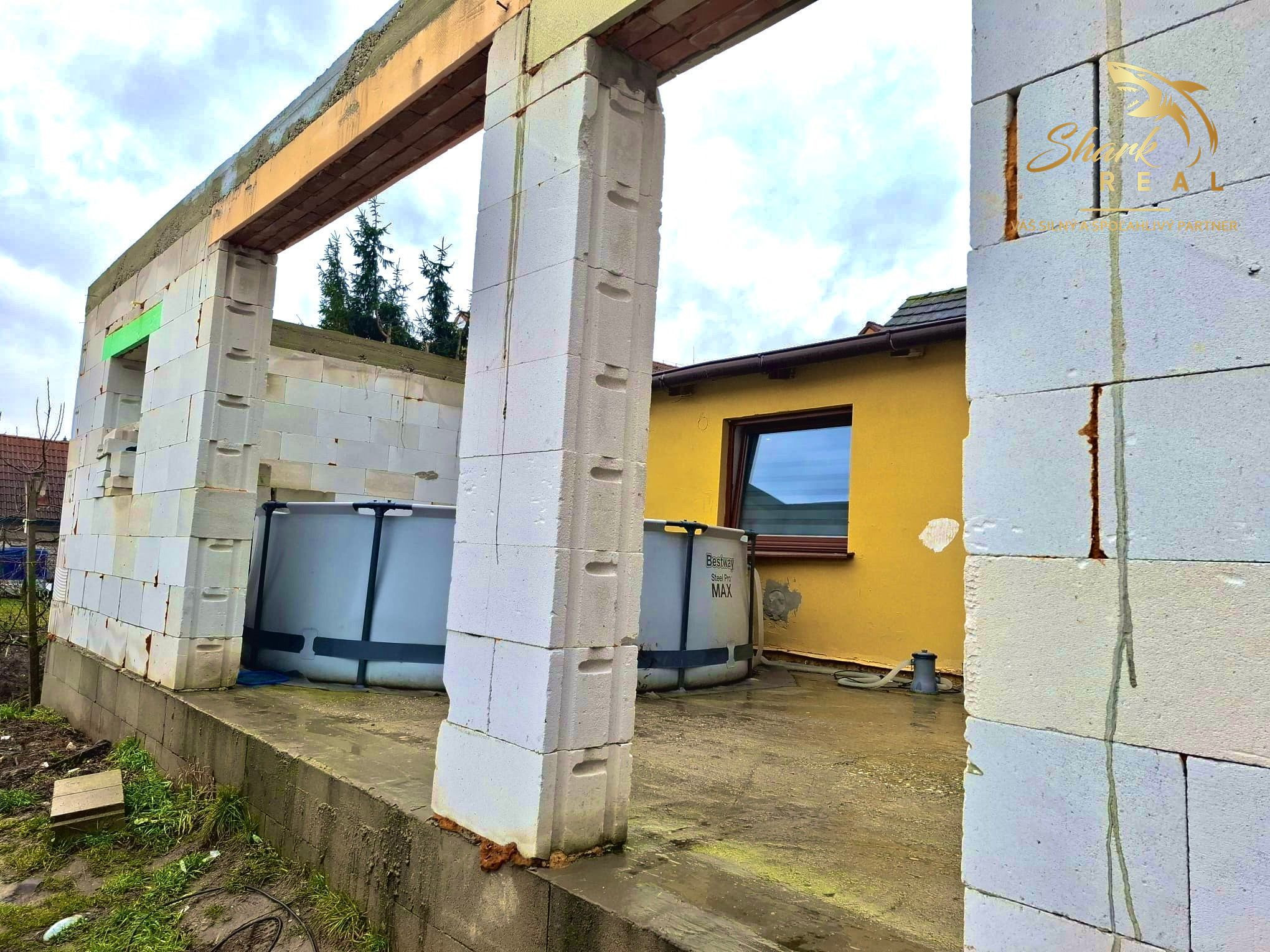 Rozostavaný rodinný domček