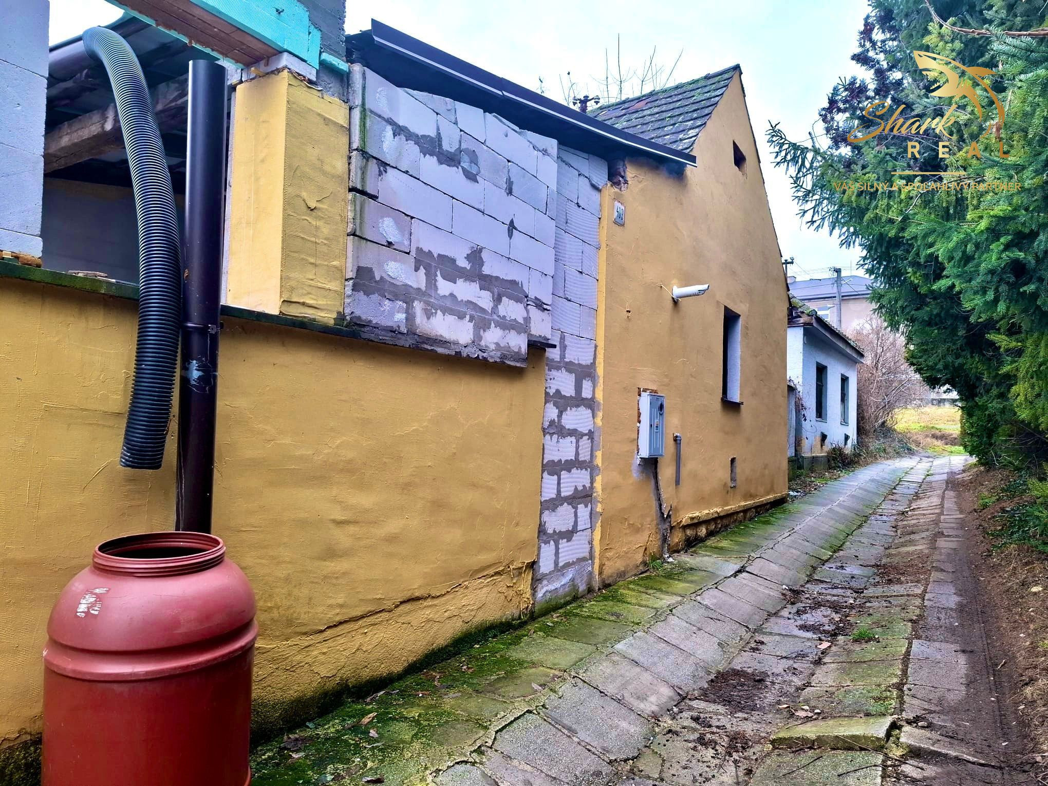 Rozostavaný rodinný domček