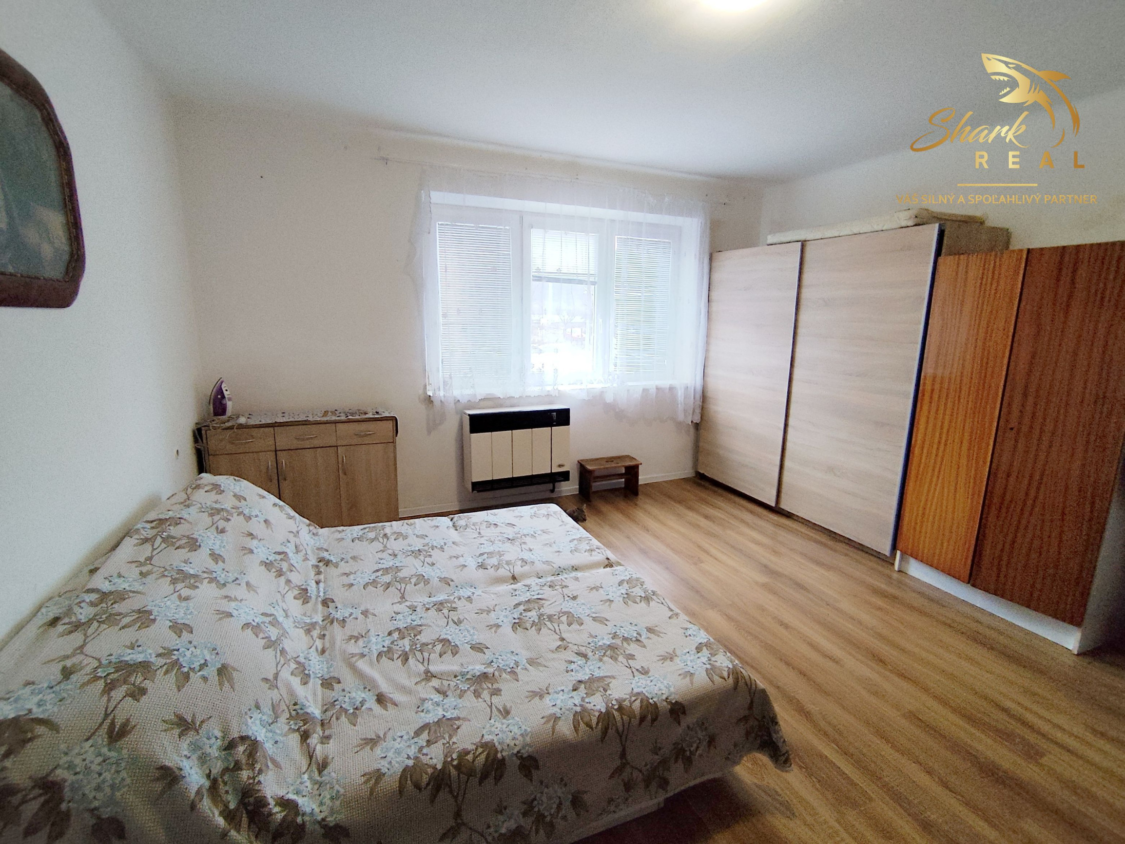 Rodinný dom s veľkorysým investičným pozemkom na predaj