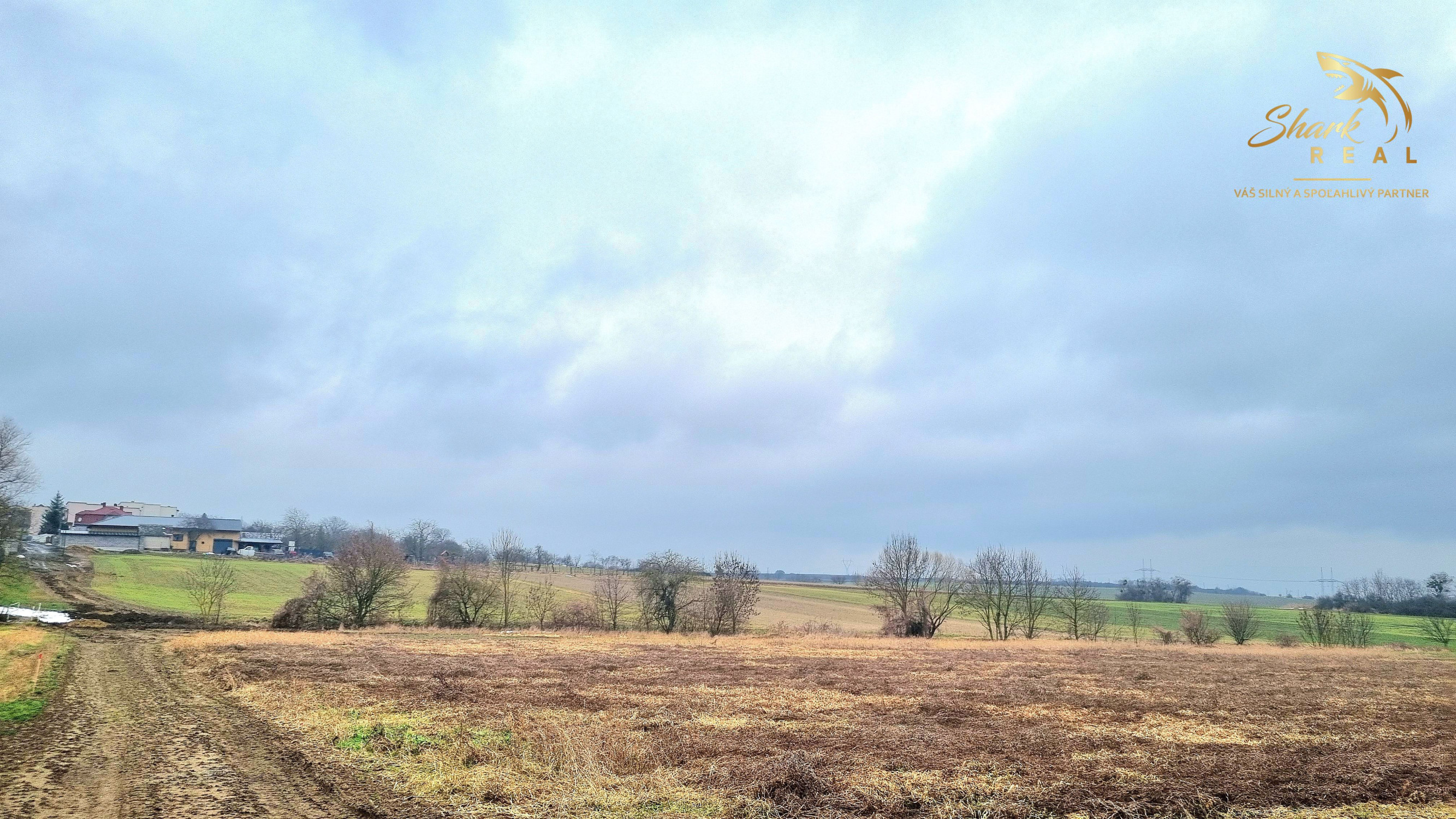 Na predaj pozemok v obci Veľaty 