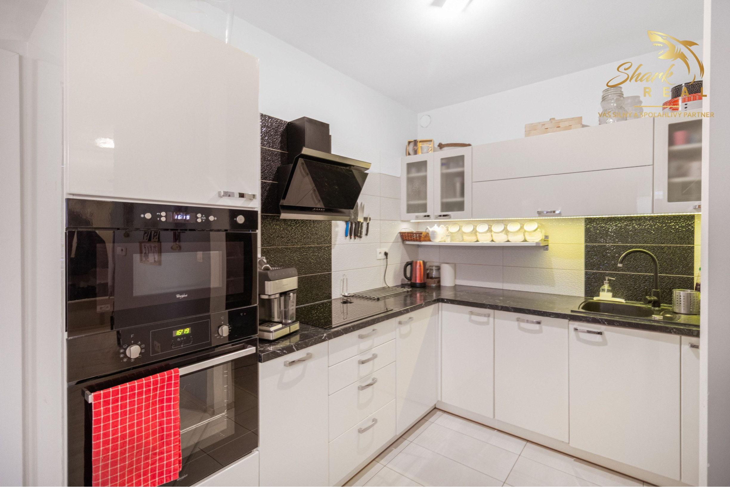 !ZNÍŽENÁ CENA! Slnečný 4-izbový byt s terasou len 10 km od Bratislavy