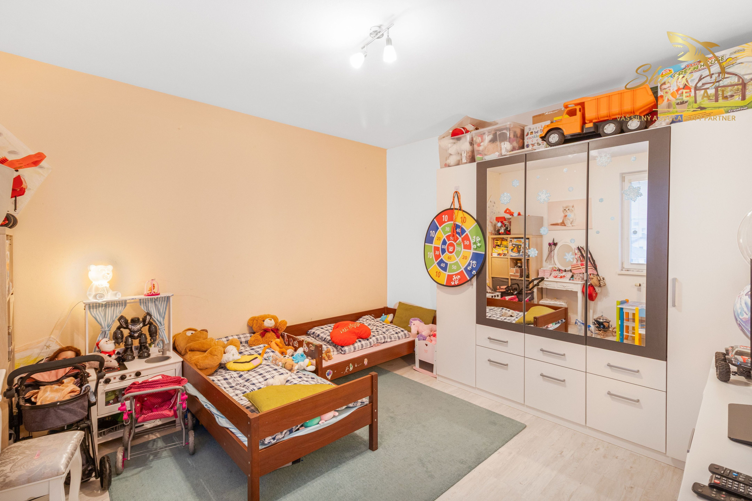 !ZNÍŽENÁ CENA! Slnečný 4-izbový byt s terasou len 10 km od Bratislavy