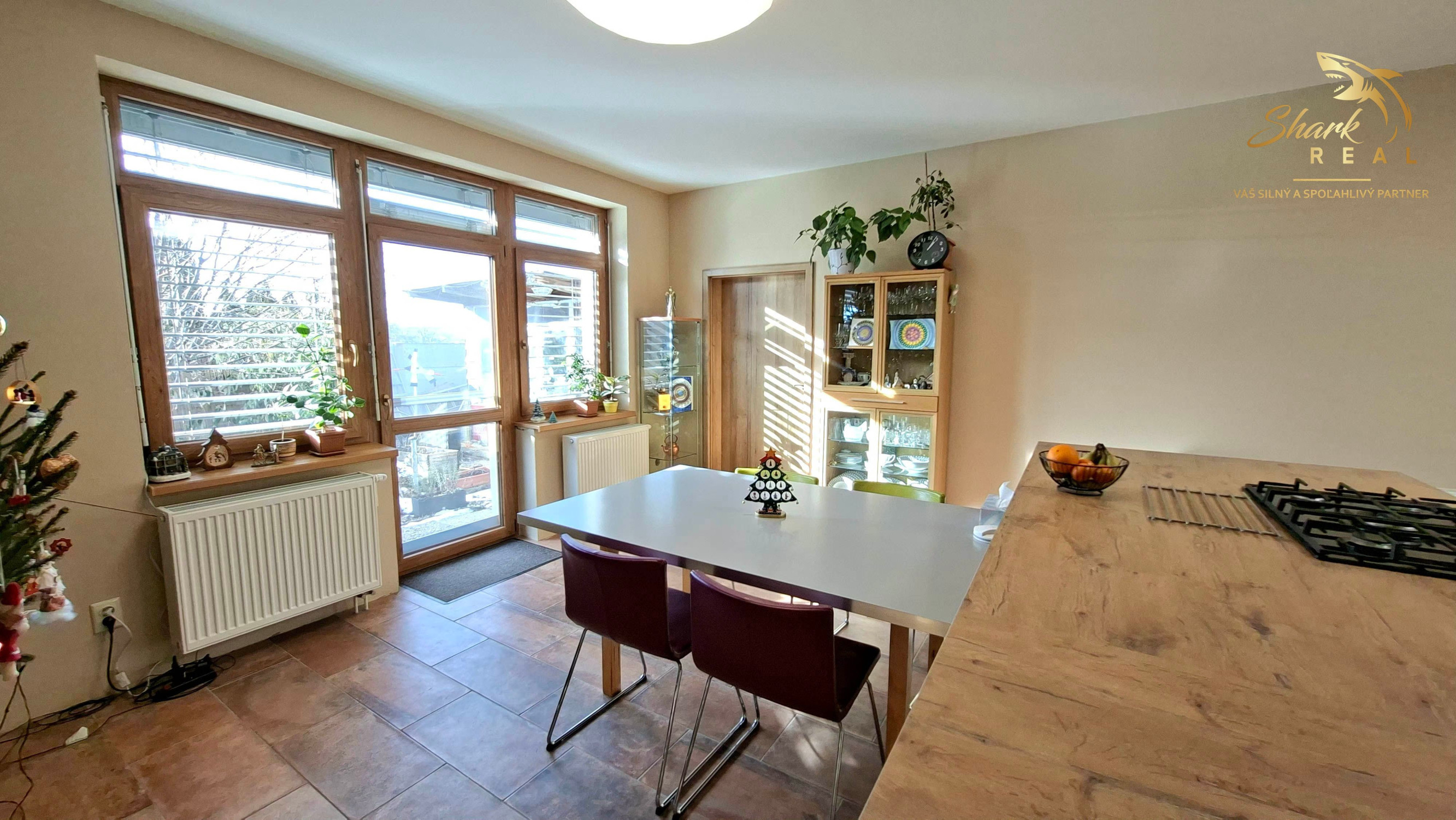 Veľkometrážny/dvojgeneračný rodinný dom na predaj