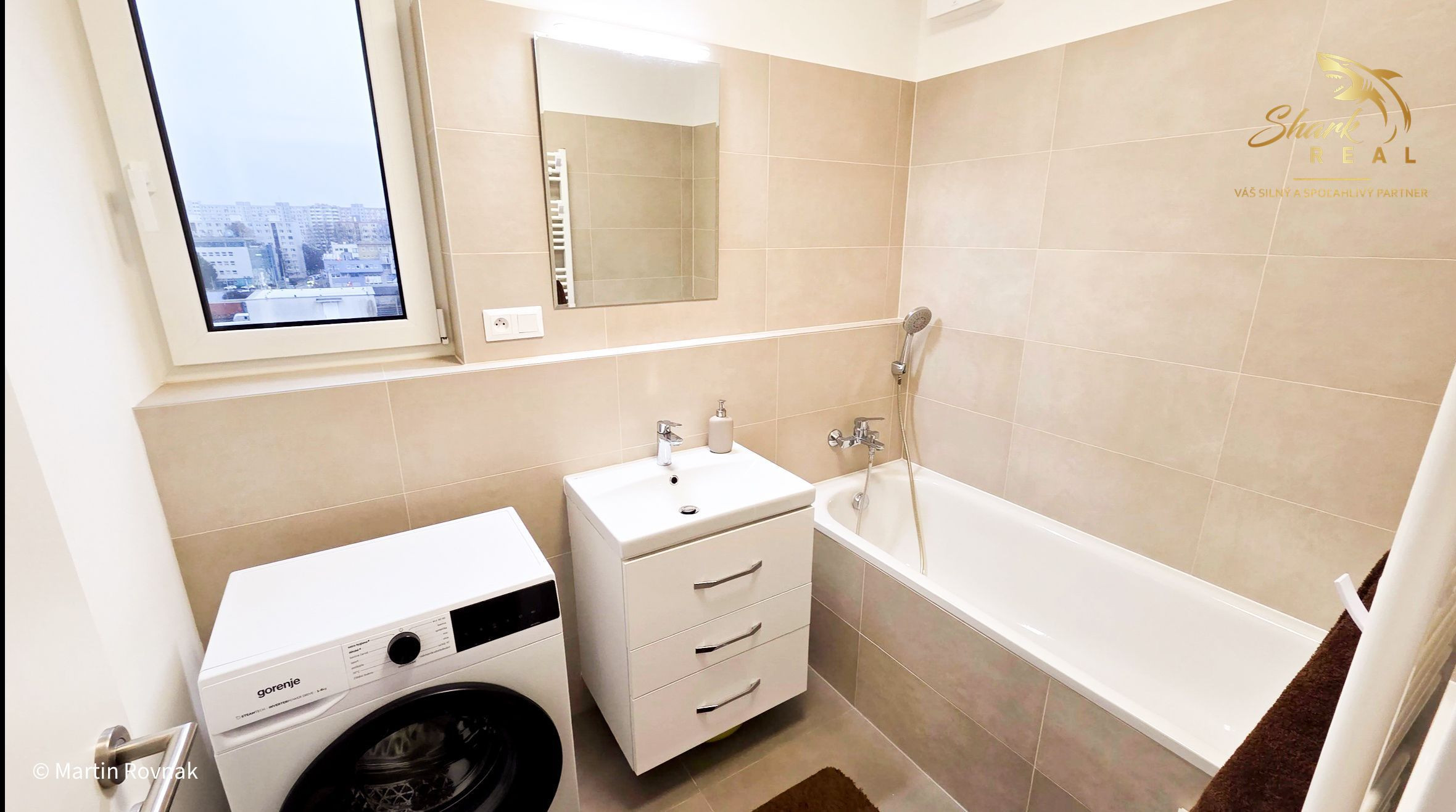 Priestranný 3-izbový byt v novostavbe Kopčianka s parkovaním v cene