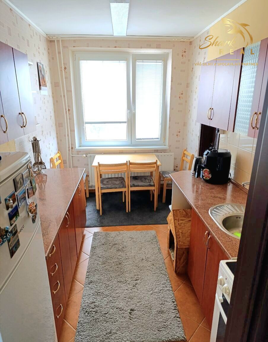  NA PREDAJ 3-IZBOVÝ BYT PO KOMPLETNEJ REKONŠTRUKCII | KLÍMA | BALKÓN | KOMENSKÉHO – TREBIŠOV 