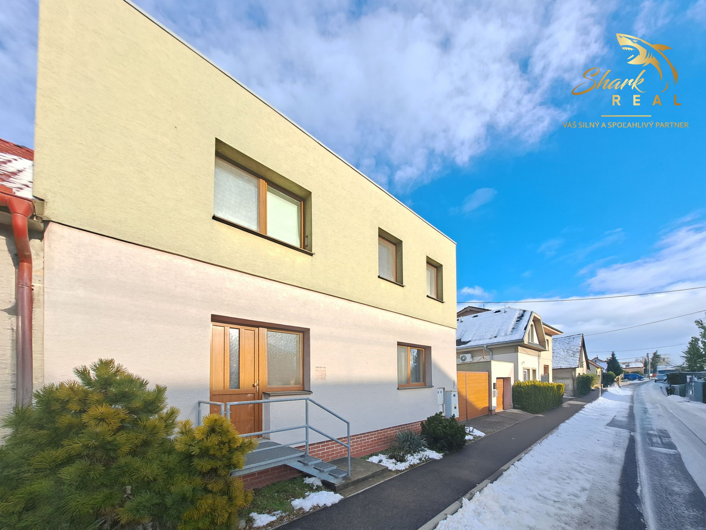 Dvojgeneračný rodinný dom s podnikateľským potenciálom – Viničné