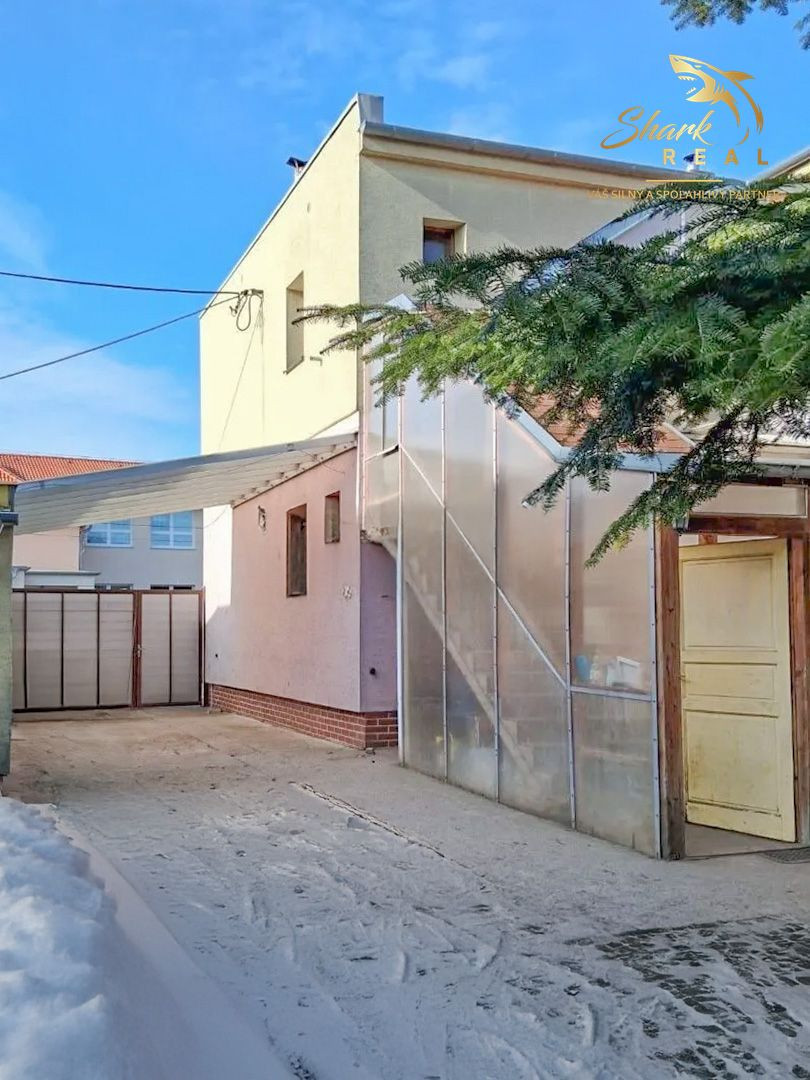 Dvojgeneračný rodinný dom s podnikateľským potenciálom – Viničné