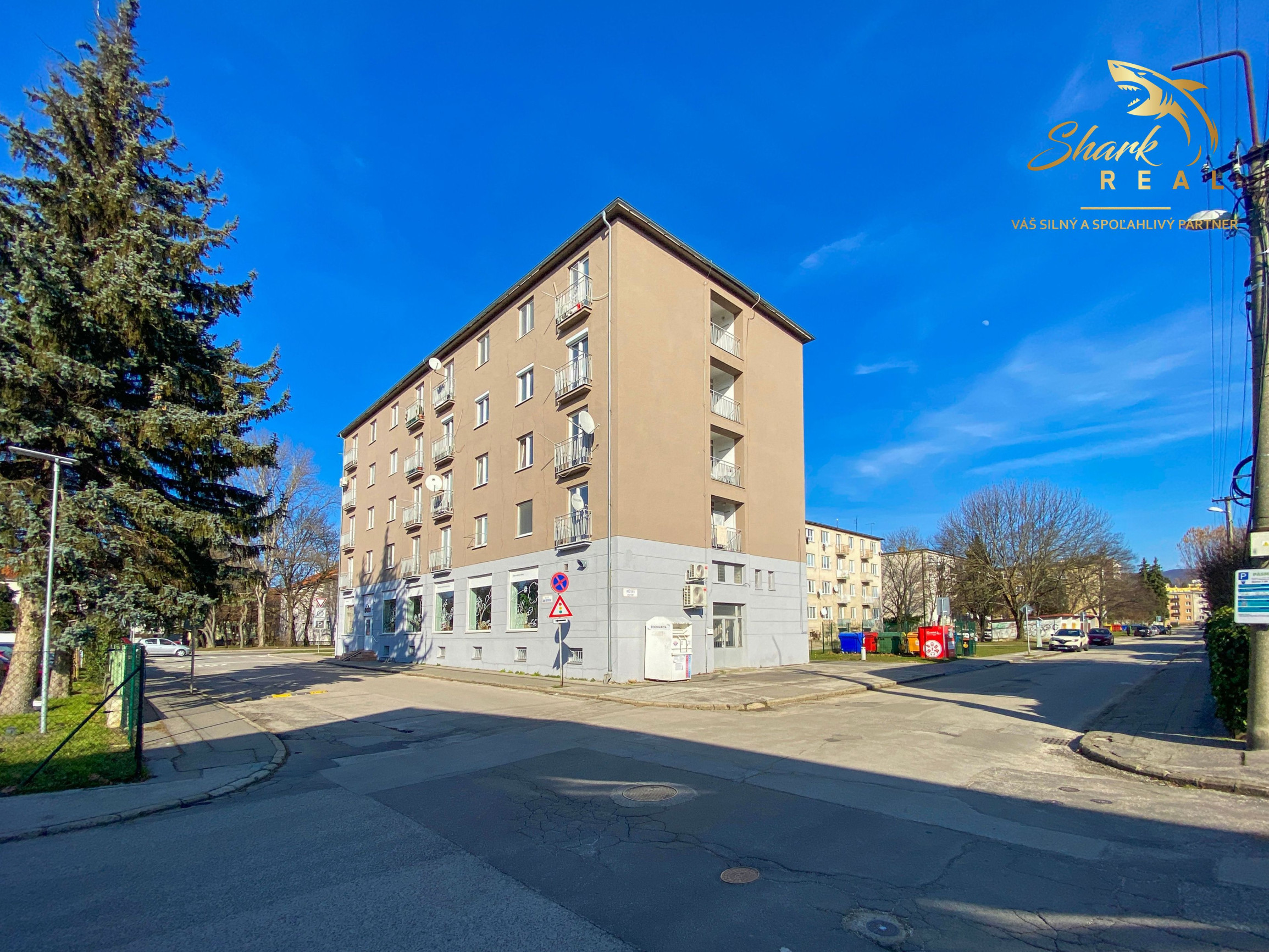 Praktický 1-izbový byt s balkónom v žiadanej lokalite Piešťan