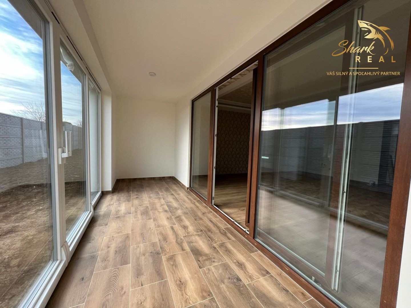 Na predaj 3 izbové byty so záhradkou