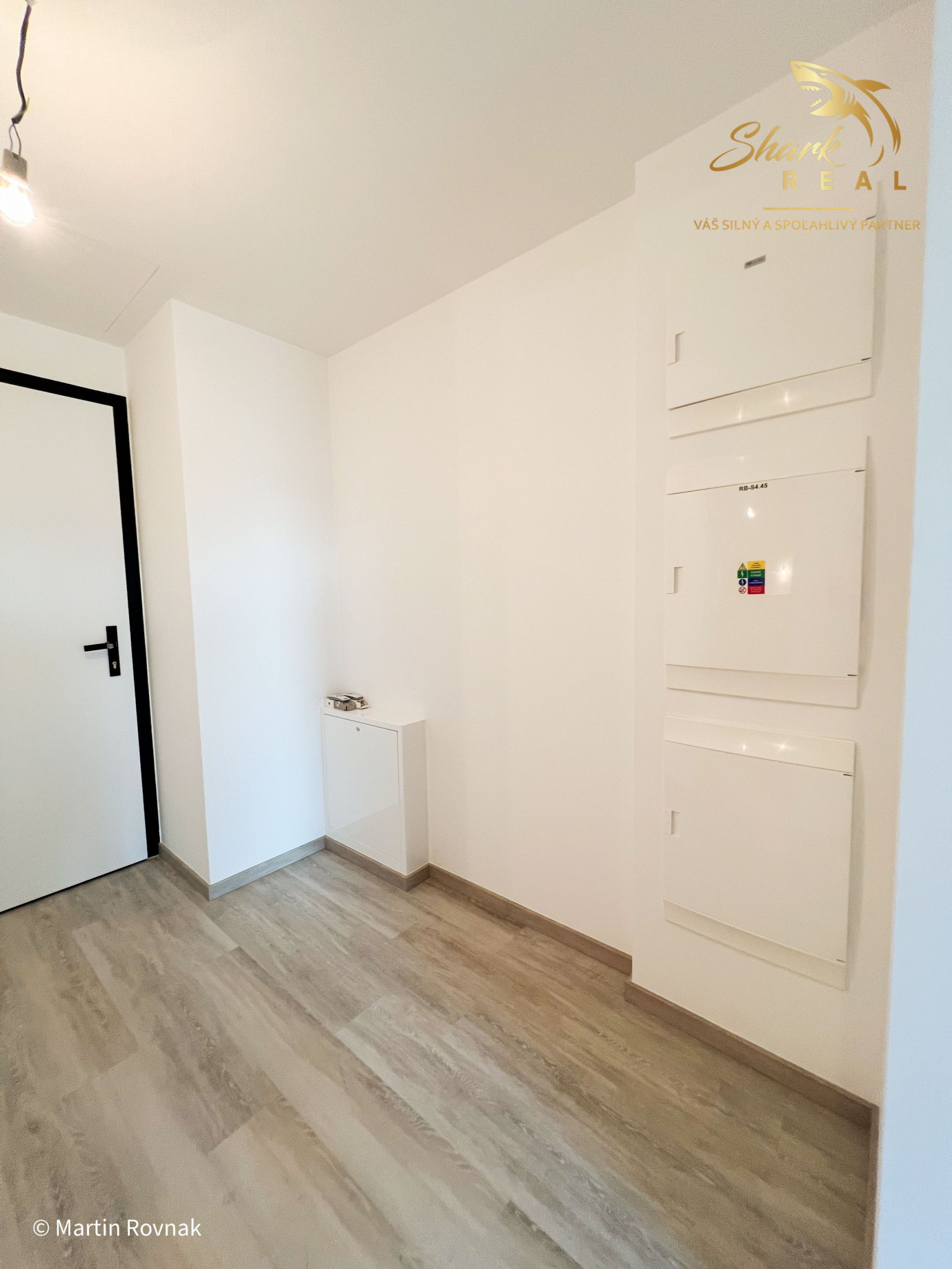 Holobyt v novostavbe ZWIRN s 10 m² zasklenou loggiou – vytvorte si bývanie podľa seba