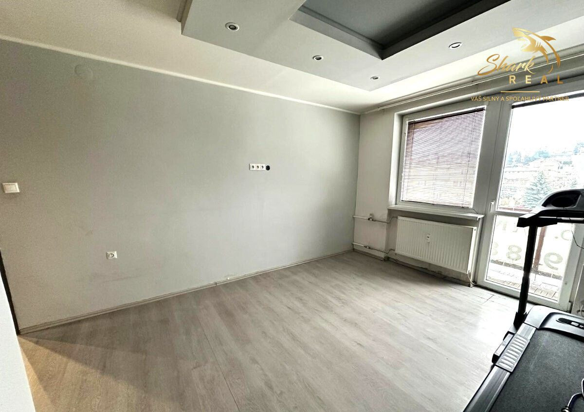 TOP PONUKA! 4 izbový byt s balkónom v širšom centre mesta Šahy