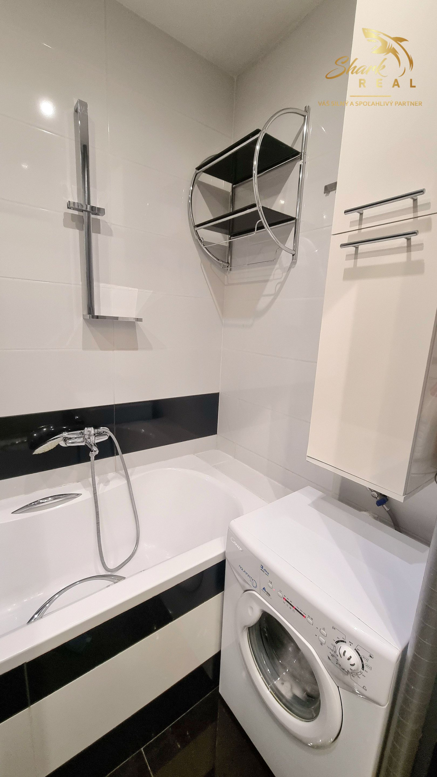 Na predaj 3-izbový byt zariadený na ulici Komenského v Trebišove 