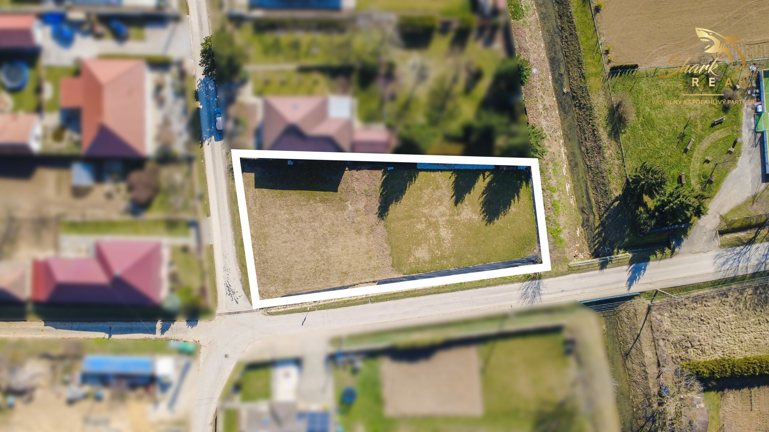 Stavebný pozemok na predaj – obec Šurianky, 1218 m²