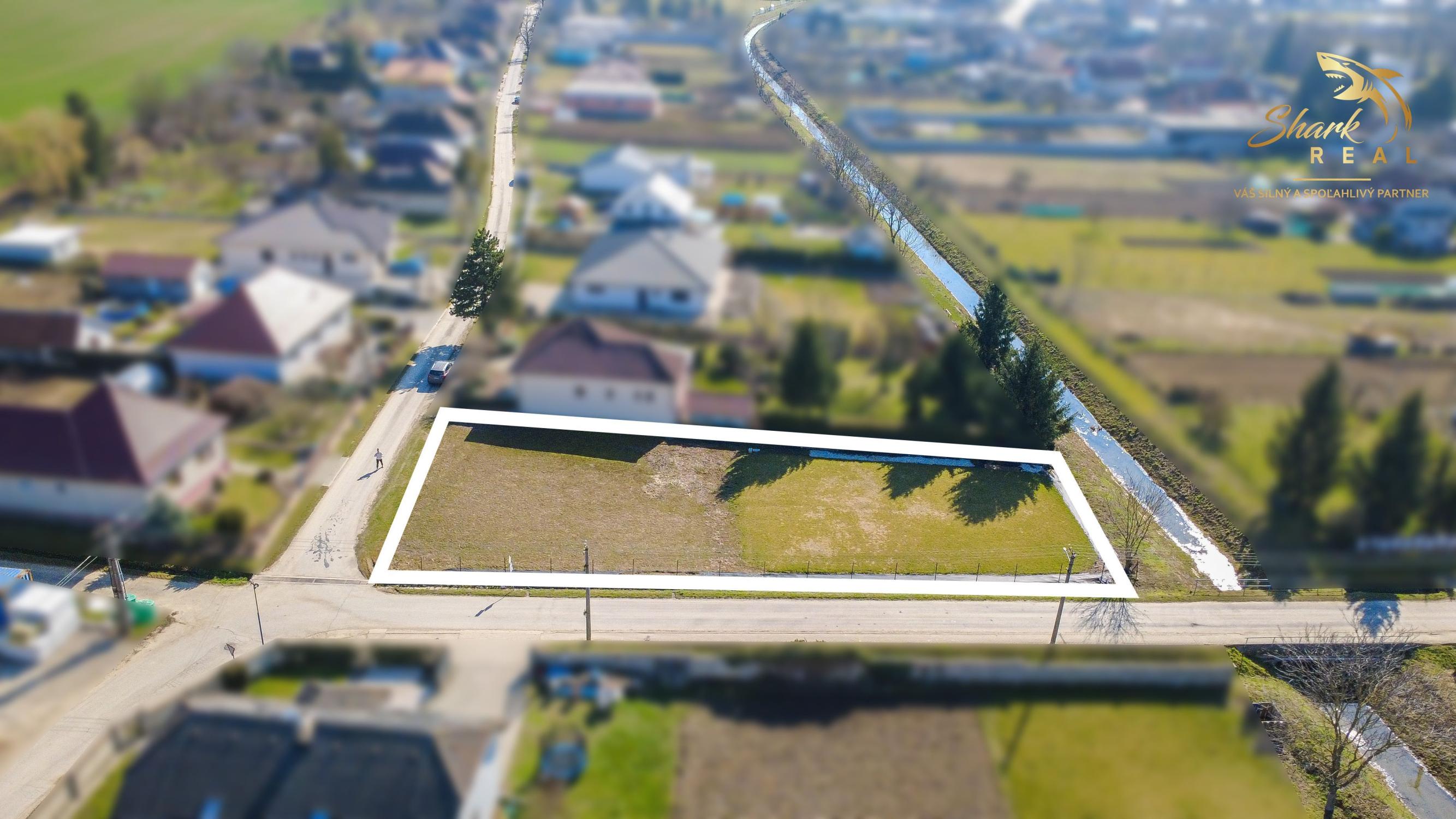 Stavebný pozemok na predaj – obec Šurianky, 1218 m²