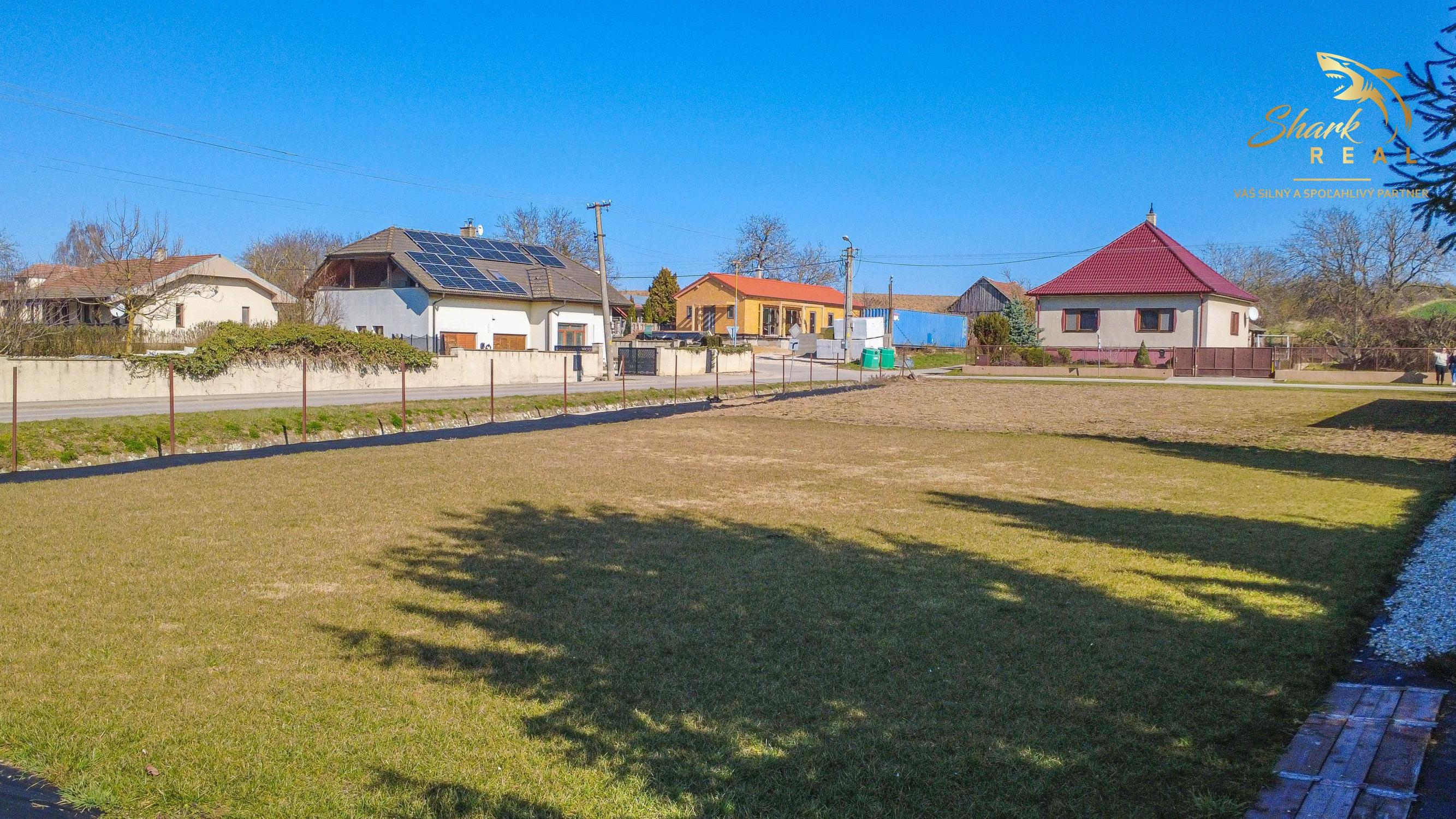 Stavebný pozemok na predaj – obec Šurianky, 1218 m²