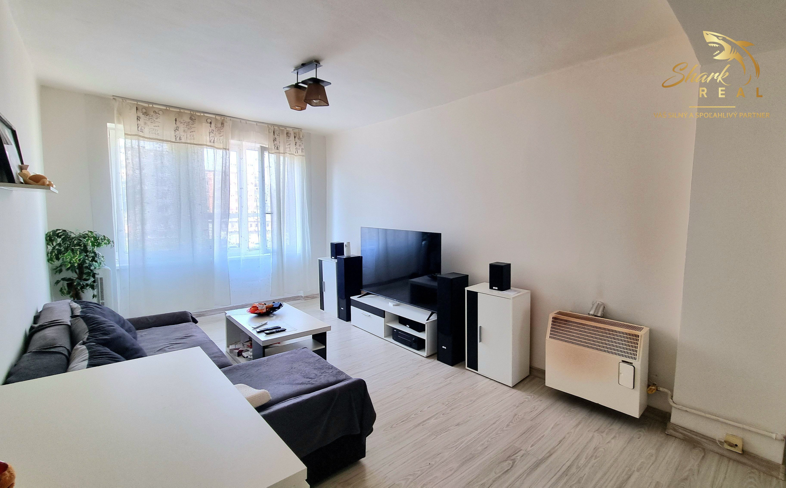 Zrekonštruovaný 2-izbový byt v centre mesta Trebišov – 52 m²