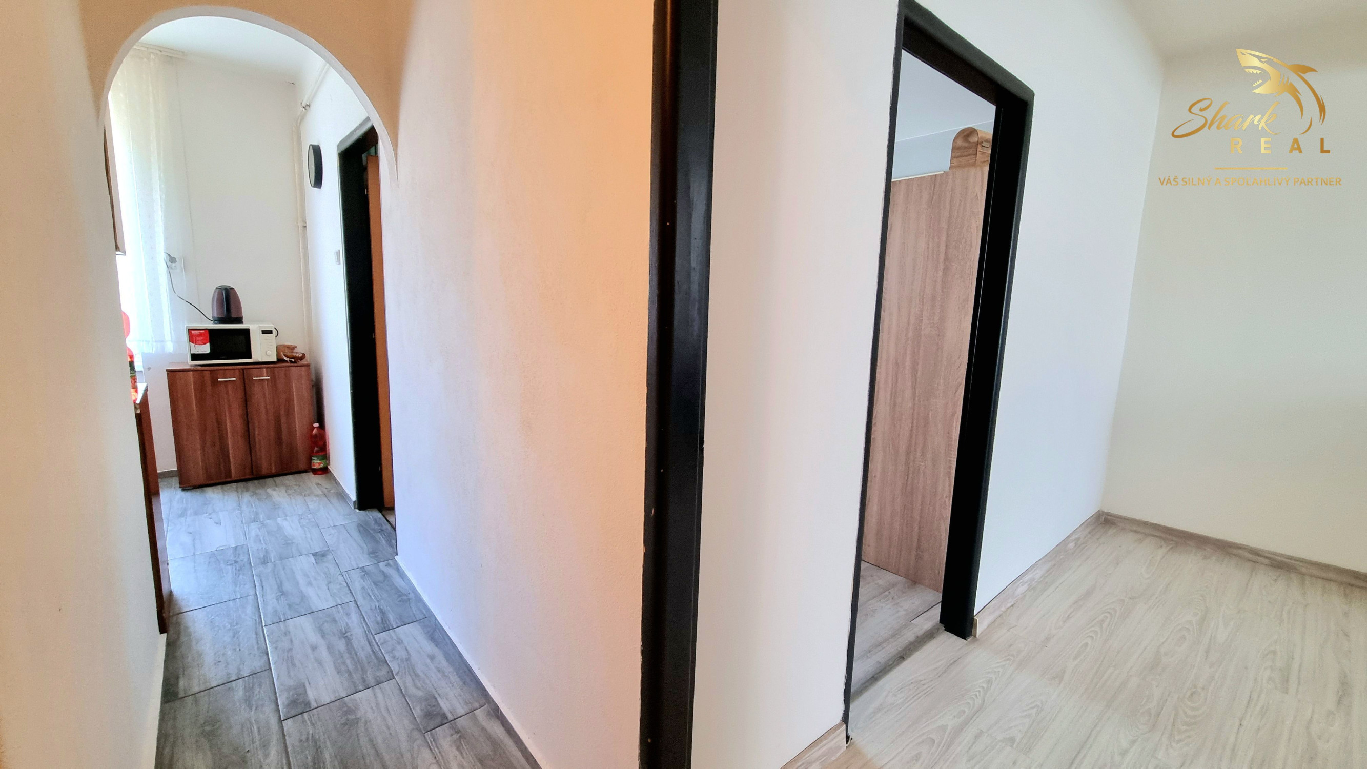 Zrekonštruovaný 2-izbový byt v centre mesta Trebišov – 52 m²