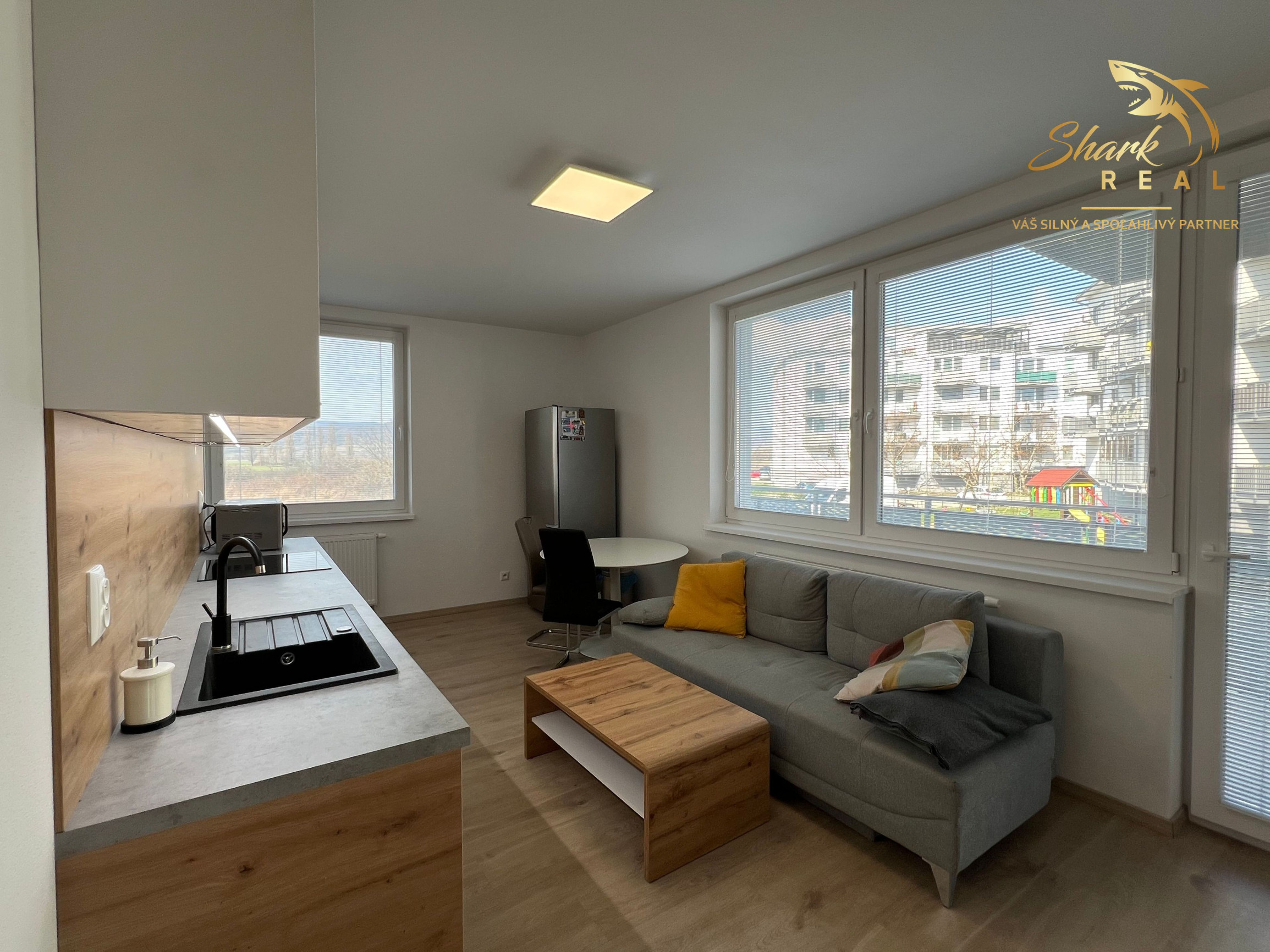 Prenájom 1,5-izbového bytu s balkónom a parkovaním – Svätoplukova 72