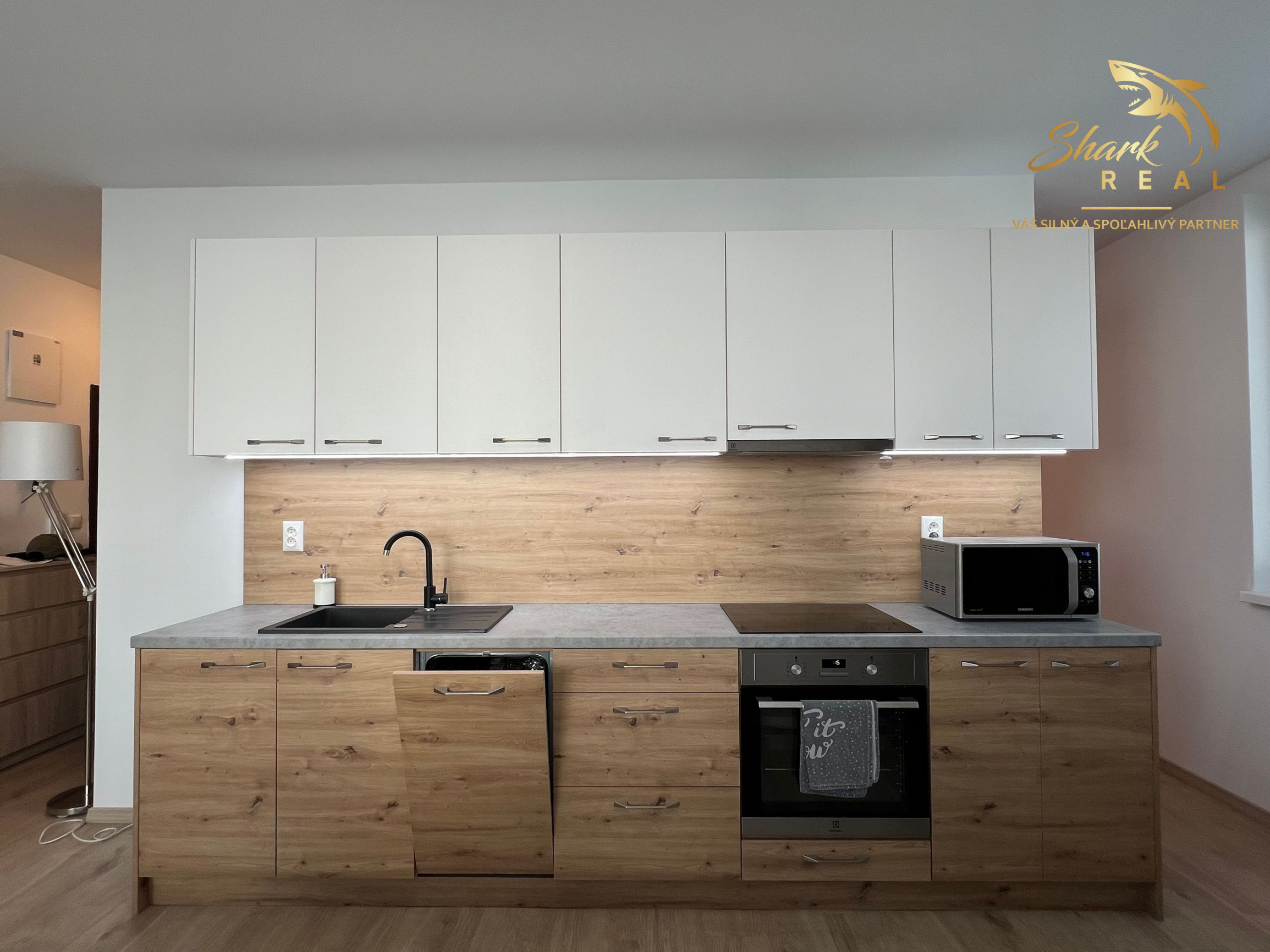 Prenájom 1,5-izbového bytu s balkónom a parkovaním – Svätoplukova 72