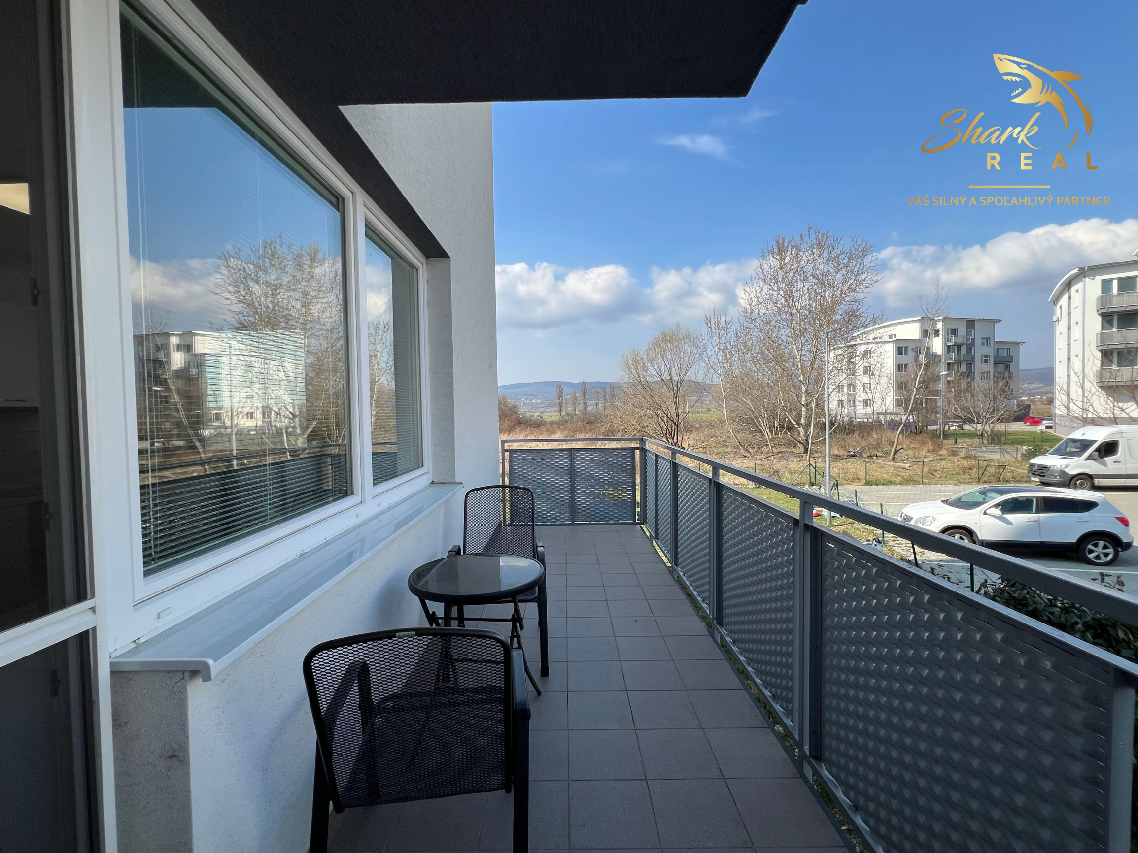 Prenájom 1,5-izbového bytu s balkónom a parkovaním – Svätoplukova 72