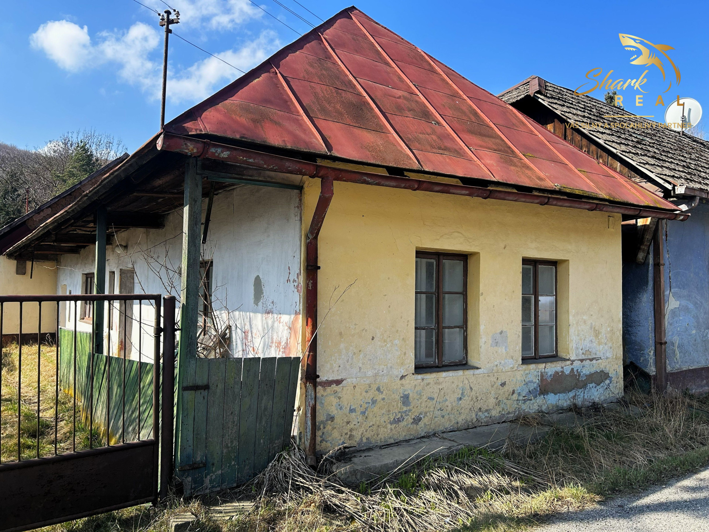 Na predaj menší domček - chata