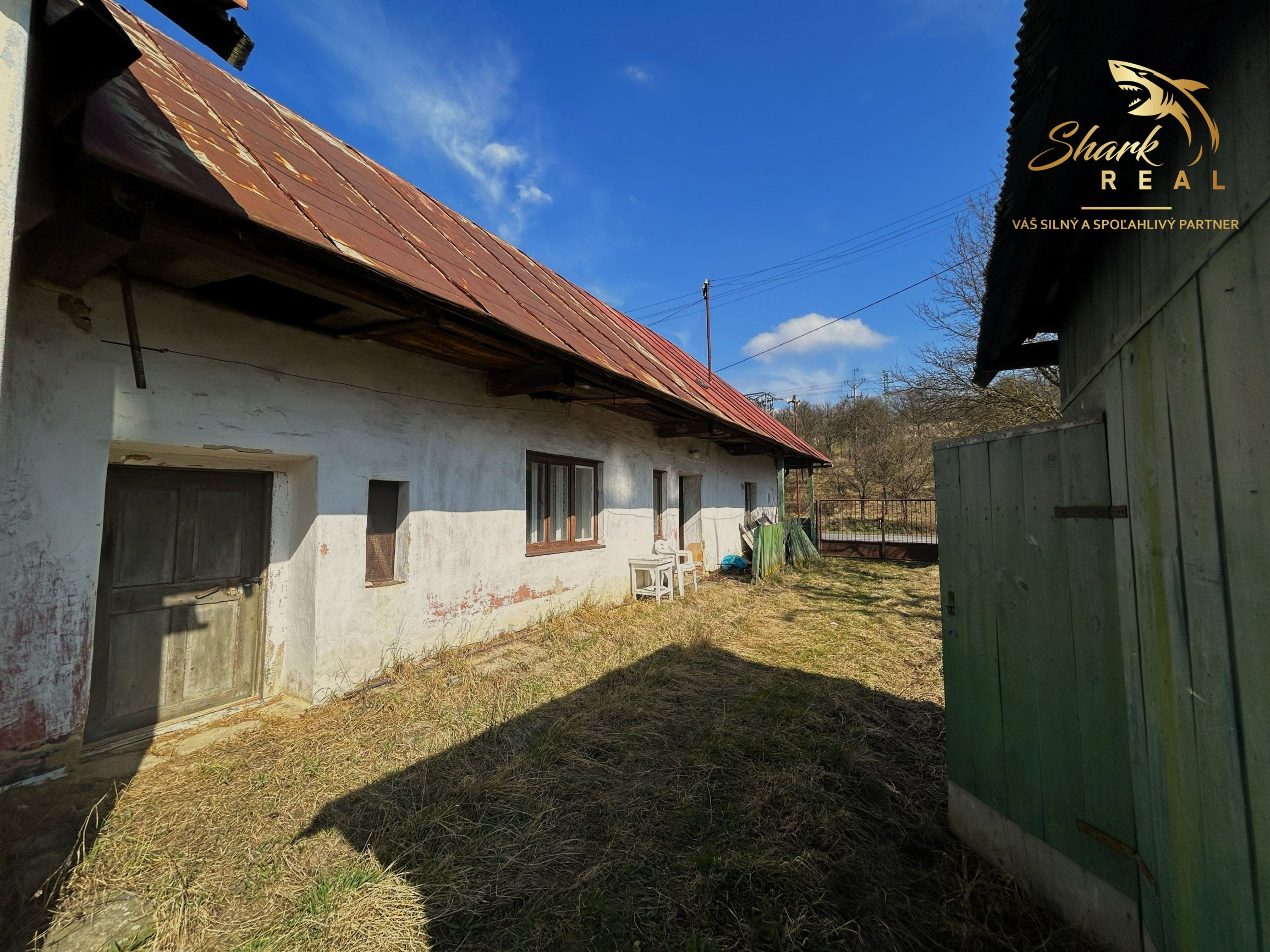 Na predaj menší domček - chata