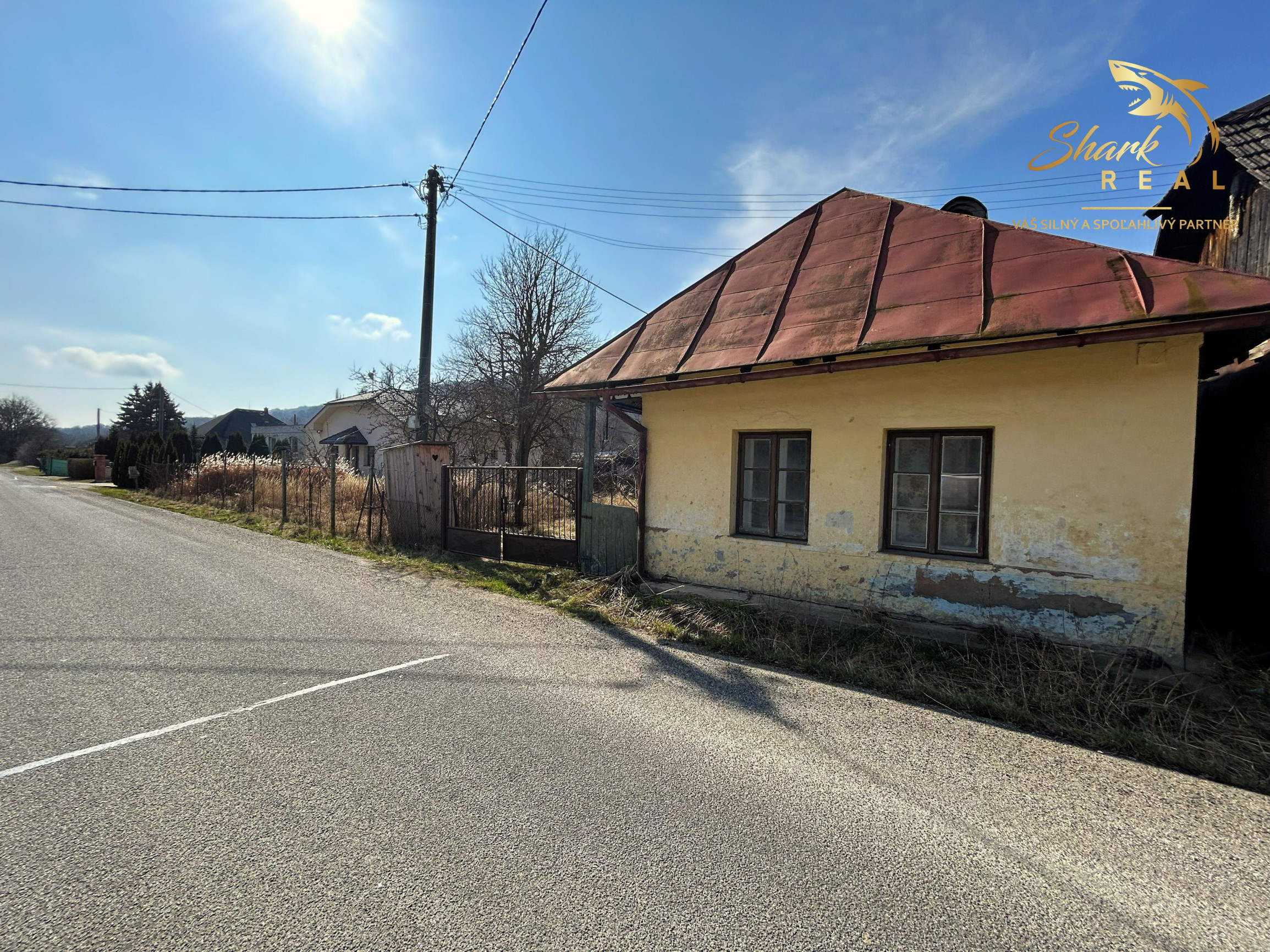 Na predaj menší domček - chata