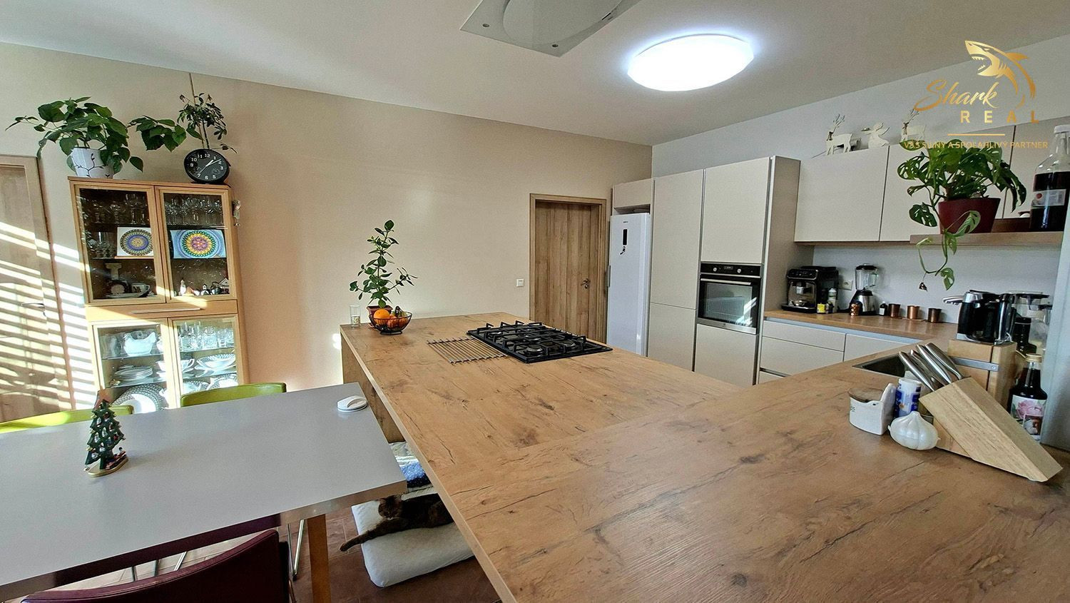 Veľkometrážny/dvojgeneračný rodinný dom na predaj