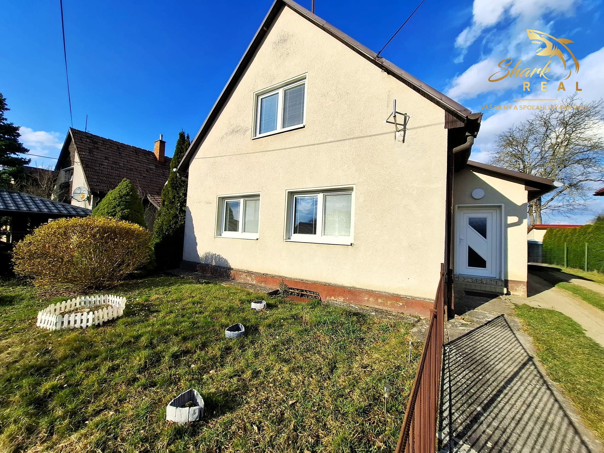 Rodinný dom v tichej ulici 