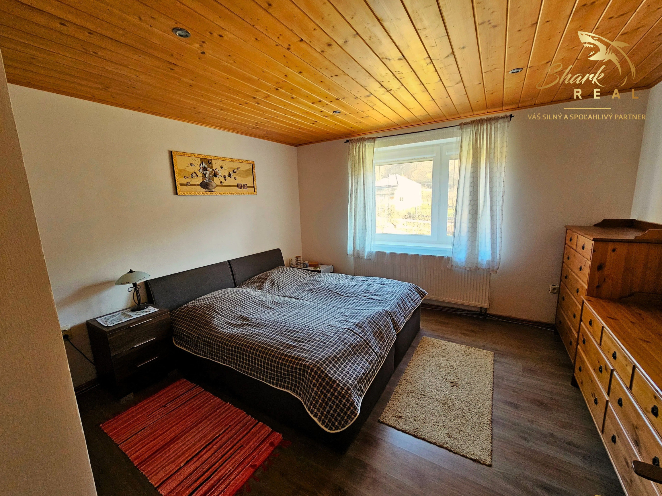 Rodinný dom so stodolou pri lese