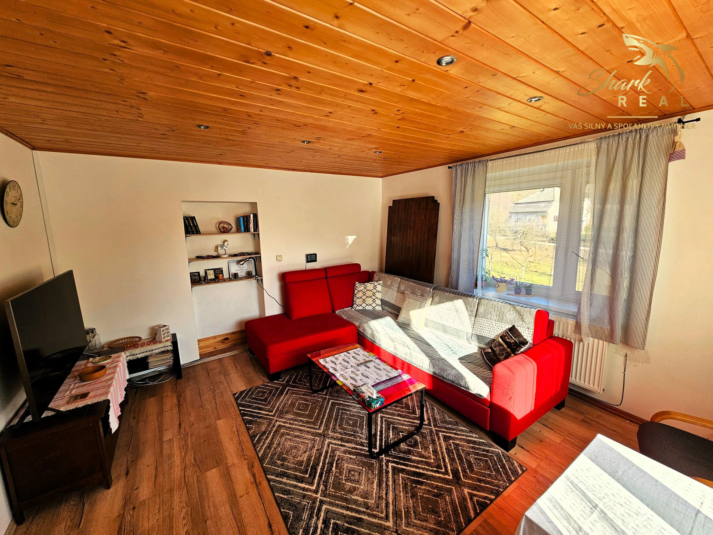 Rodinný dom so stodolou pri lese