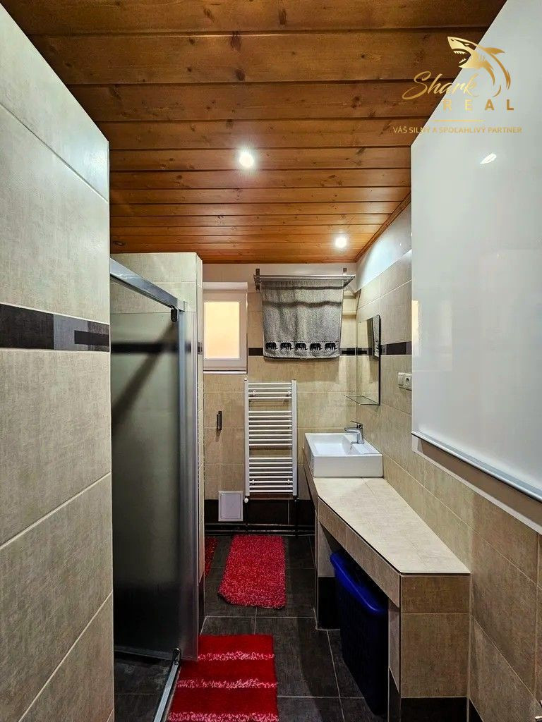 Rodinný dom so stodolou pri lese