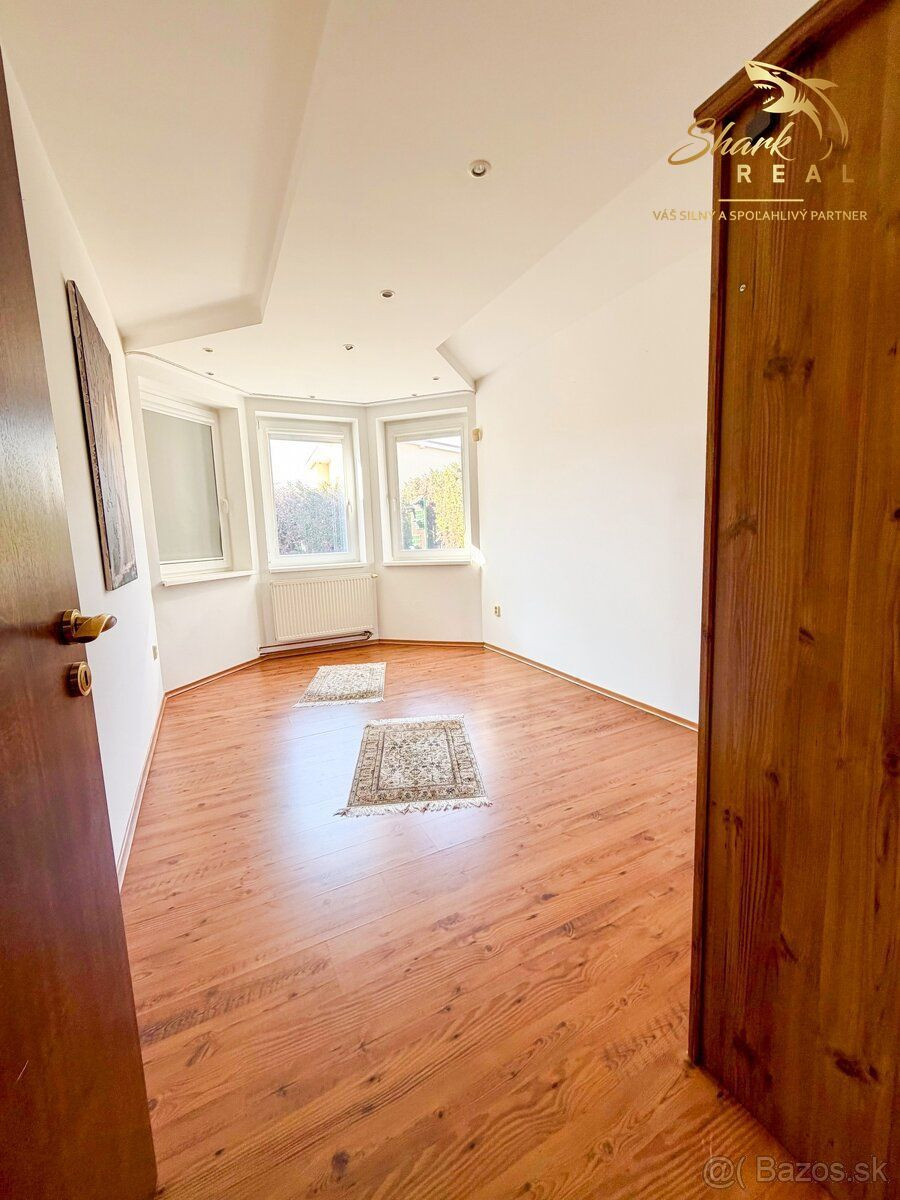 Priestranný 6izbový rodinný dom