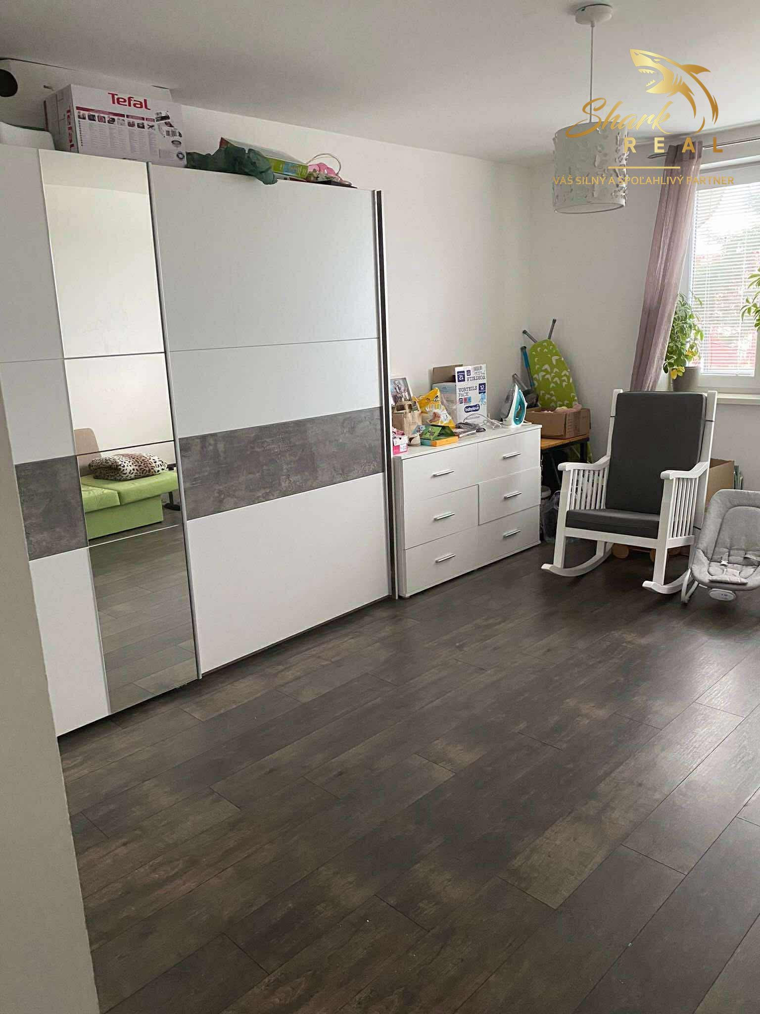 Na predaj 3 - izbový byt kompletne zariadený