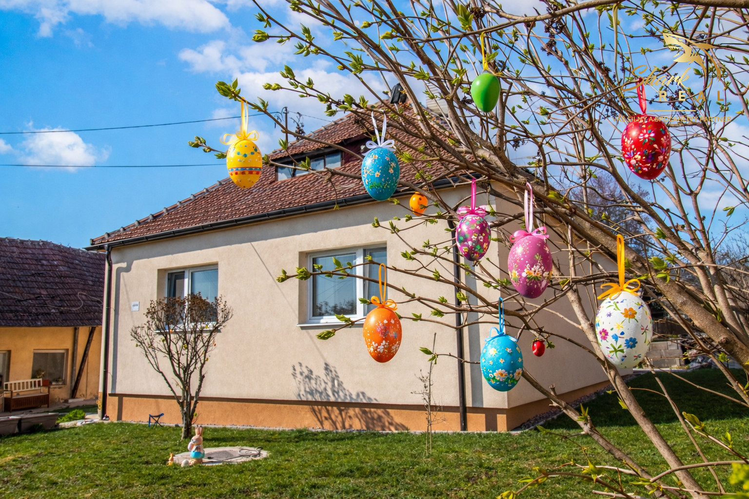 Vkusne zmodernizovaný rodinný dom + 1 726 m² krásnej záhrady