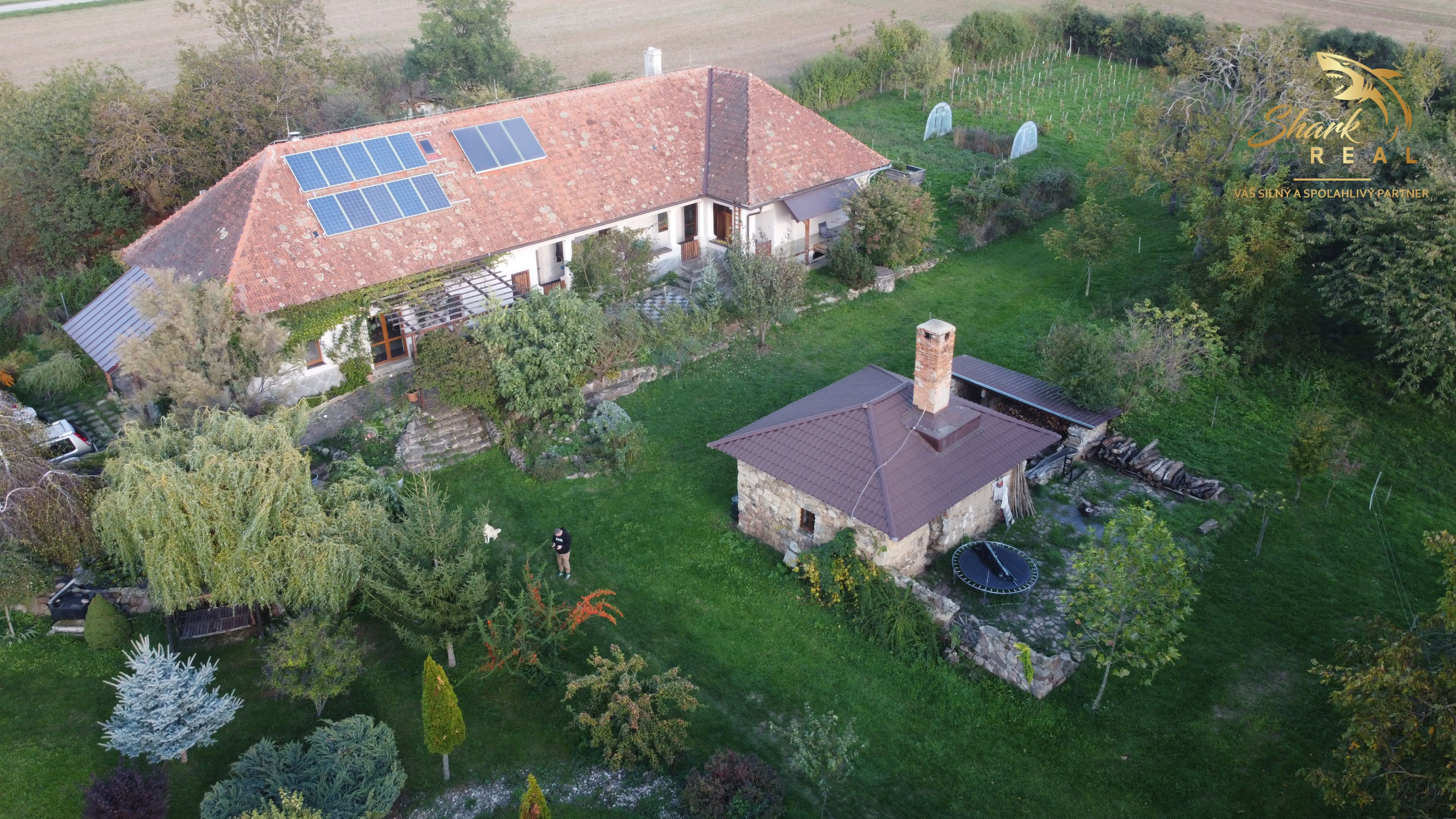 TOP PONUKA! - Rodinný dom so stodolou na samote.