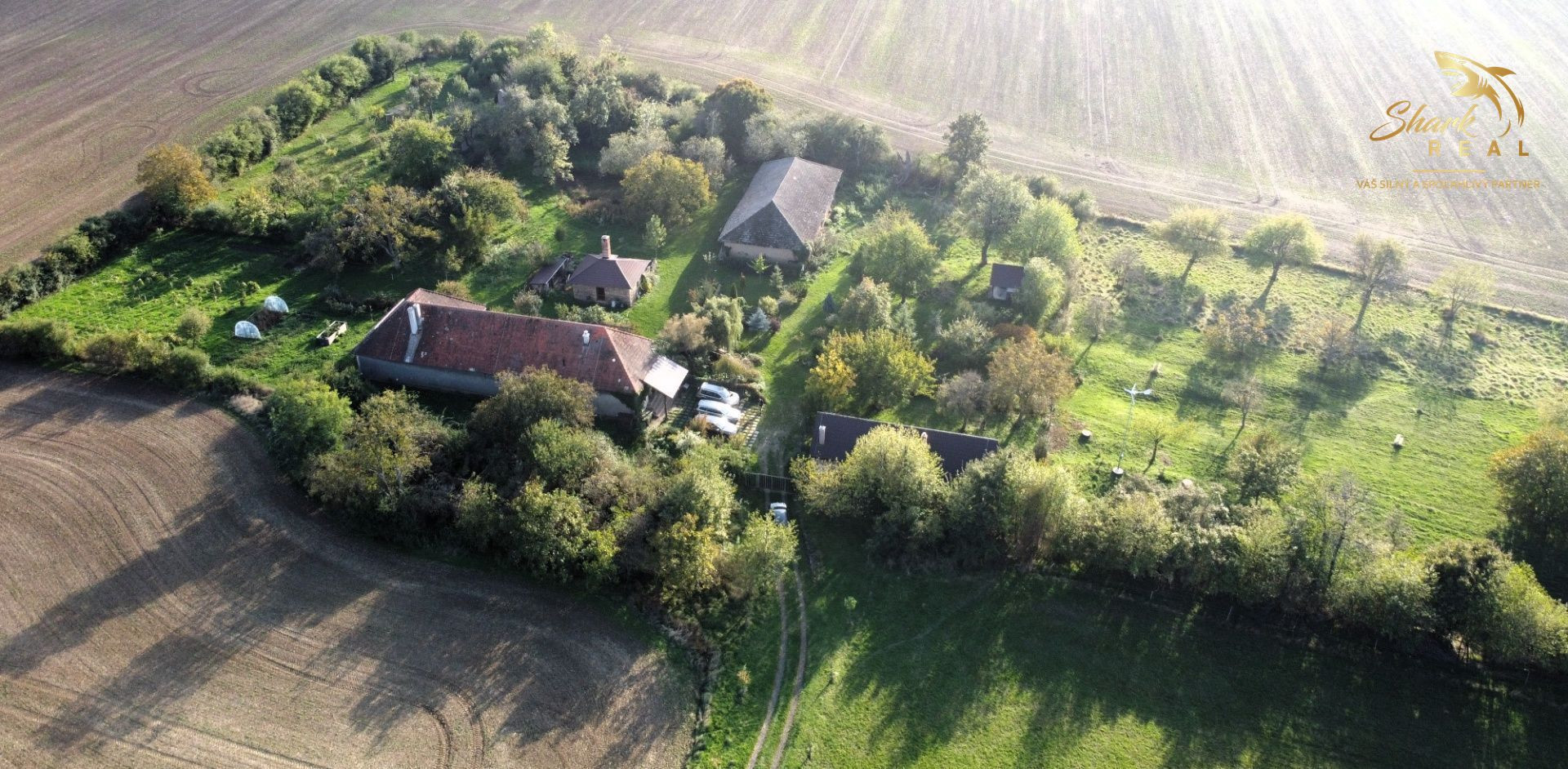 TOP PONUKA! - Rodinný dom so stodolou na samote.
