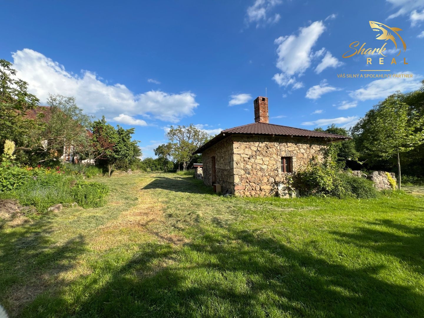 TOP PONUKA! - Rodinný dom so stodolou na samote.