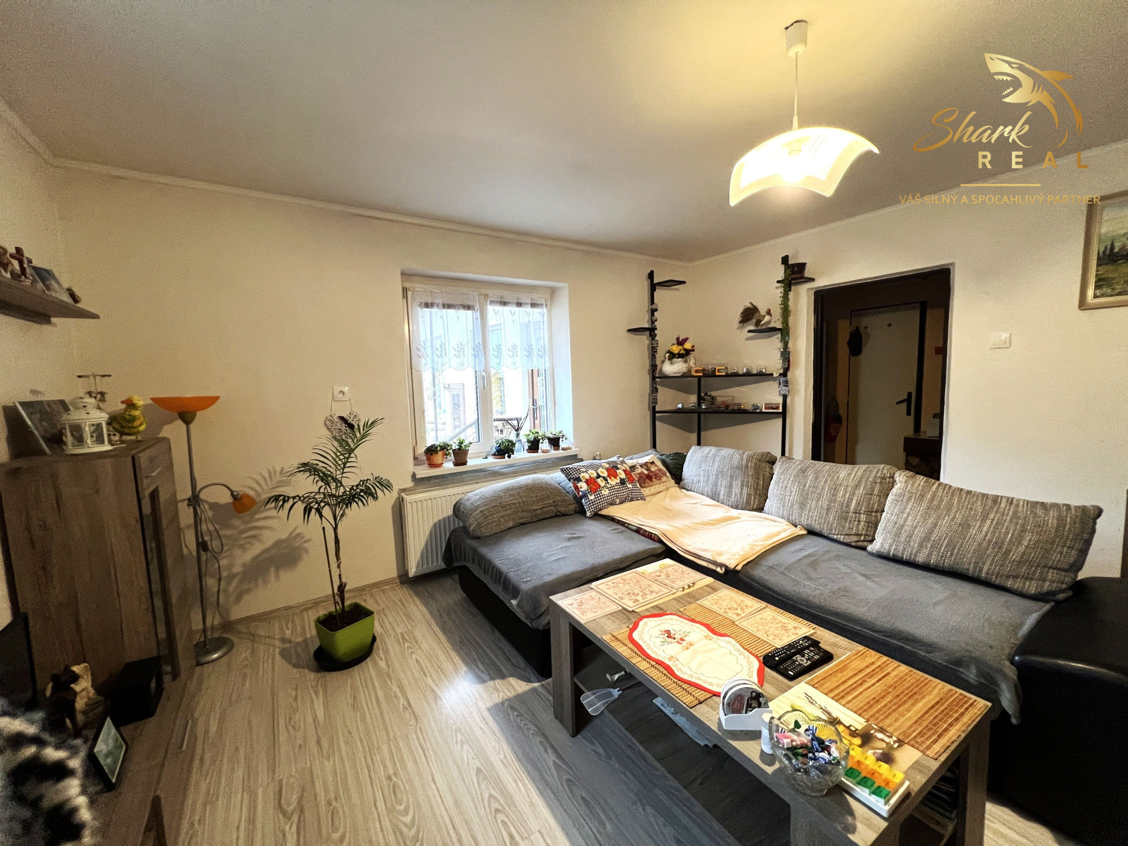 EXKLUZÍVNE - Priestranný a udržiavaný 5 izbový rodinný dom na okraji obce