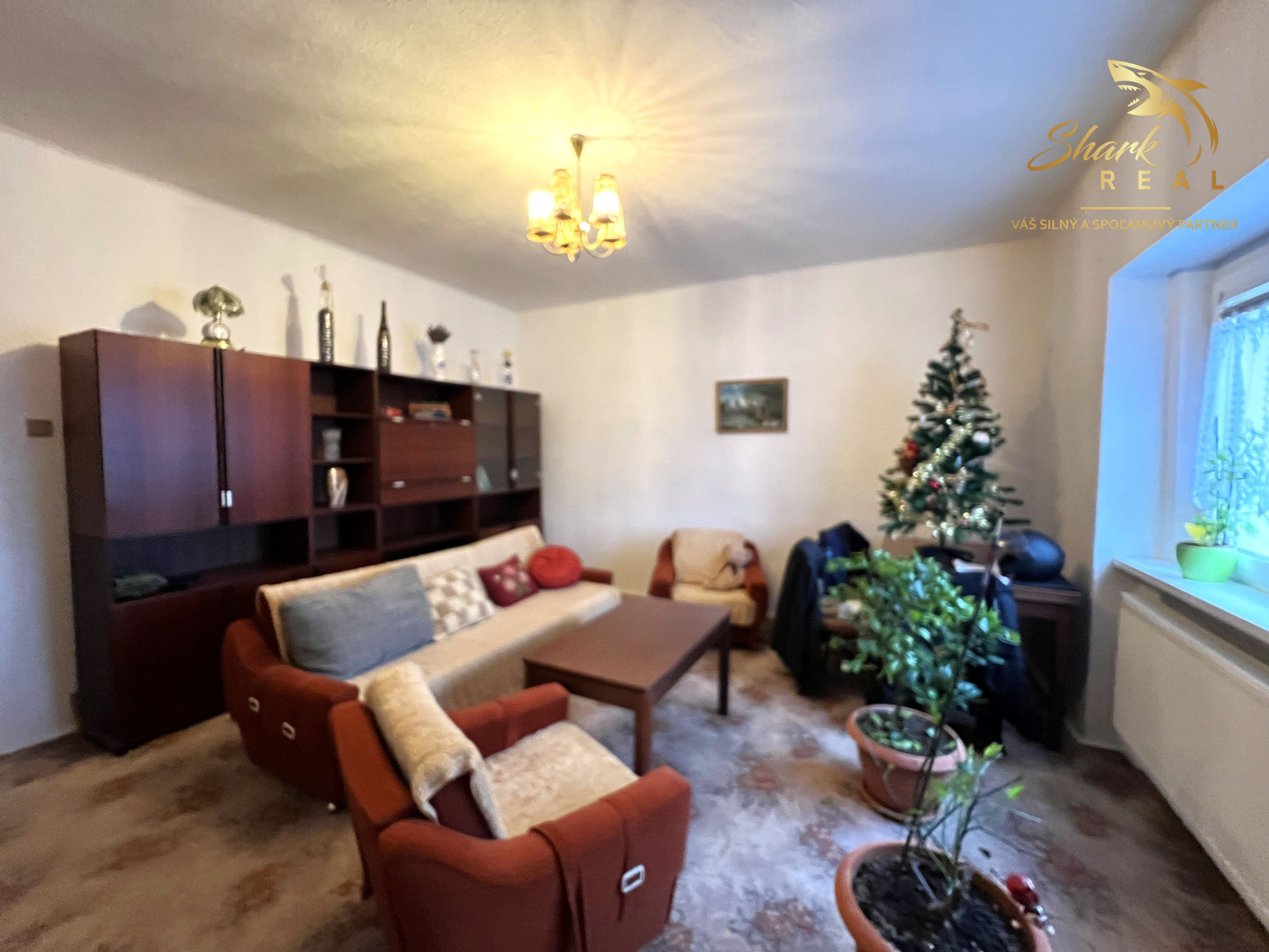 EXKLUZÍVNE - Priestranný a udržiavaný 5 izbový rodinný dom na okraji obce